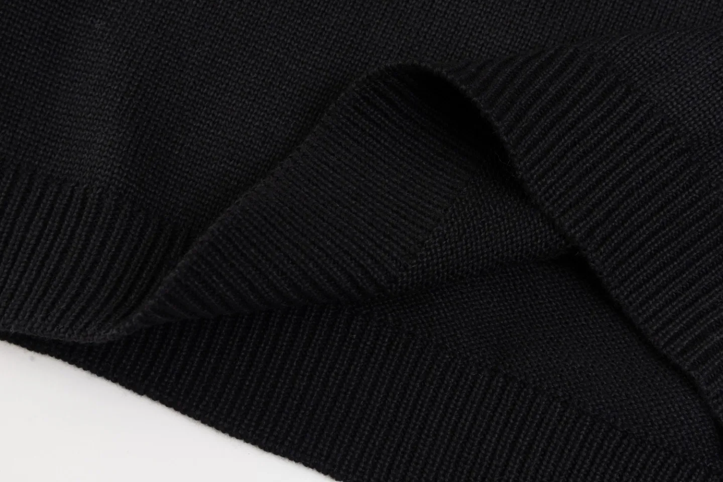 P290 Top version AMIRI/AMIRI classic letter jacquard Logo letter knitted casual crew neck sweater, same style for men and women, couple style -Color/Color: black white -Size/Size: S——XXL