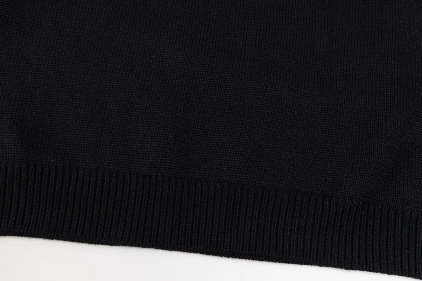 P290 Top version AMIRI/AMIRI classic letter jacquard Logo letter knitted casual crew neck sweater, same style for men and women, couple style -Color/Color: black white -Size/Size: S——XXL