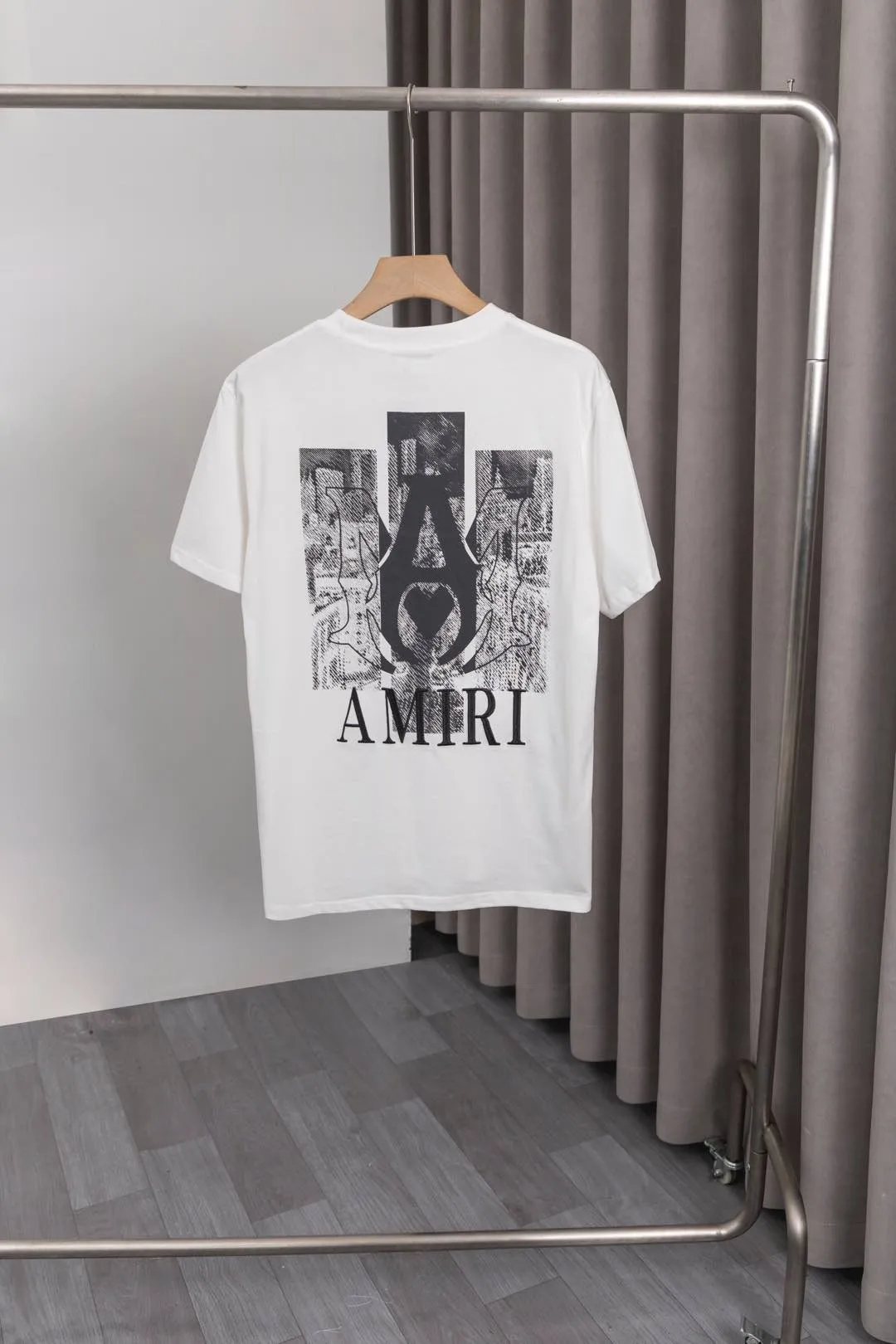 P130 Color: black, white, size: M～3XL