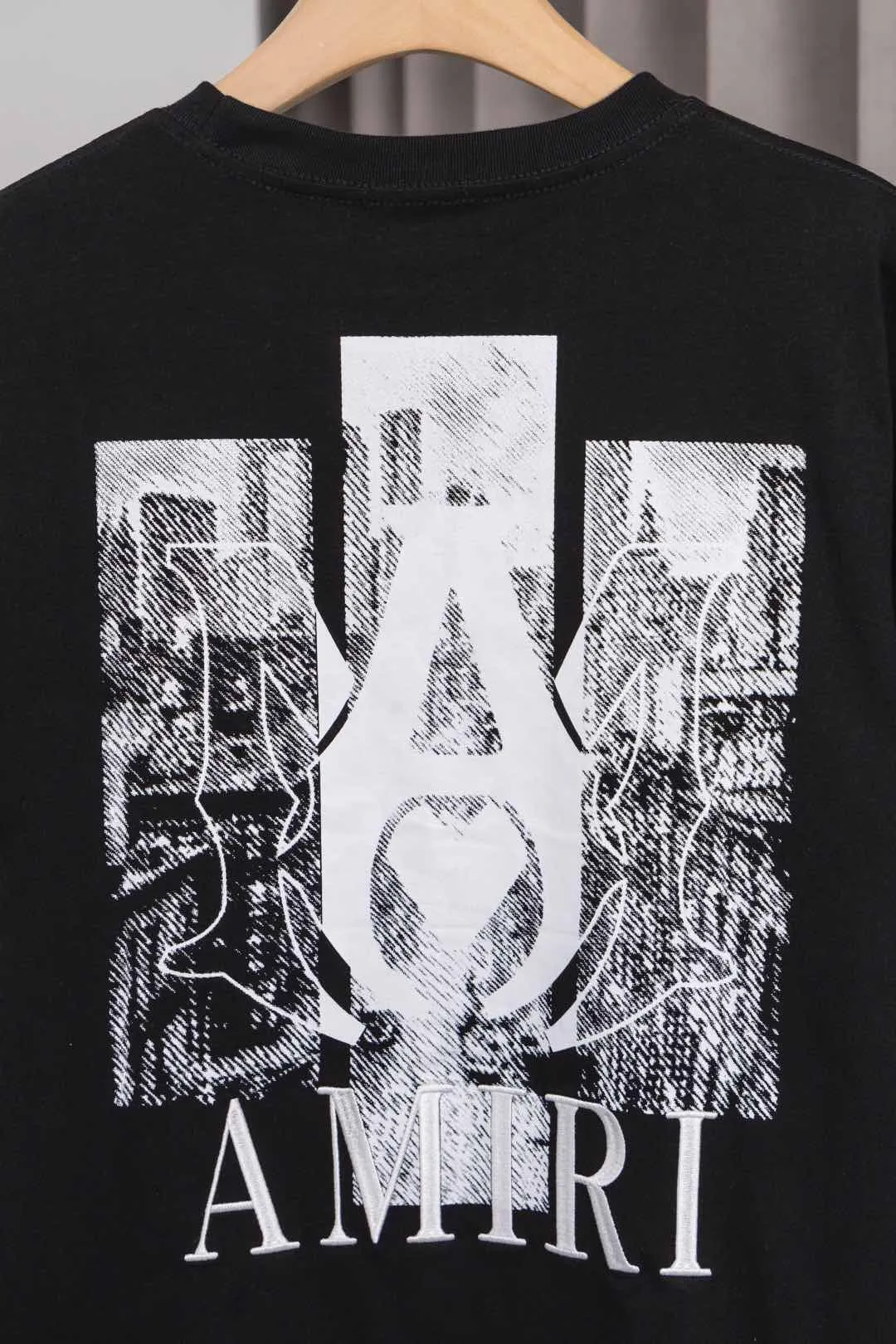 P130 Color: black, white, size: M～3XL