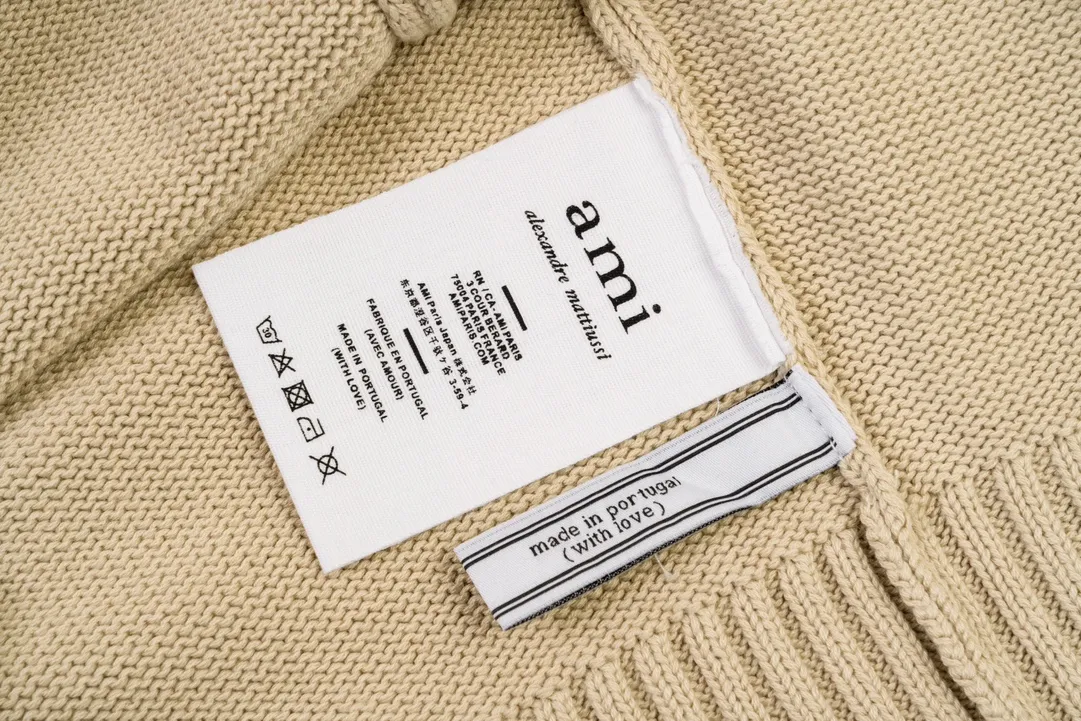A8115# AMI Paris 2023 New Arrival Love Towel Embroidered Round Neck Sweater Single Piece M Size 750g Oversize Version Same Style for Men and Women Color: Black White Sky Blue Vanilla Apricot Size Number: S-XL