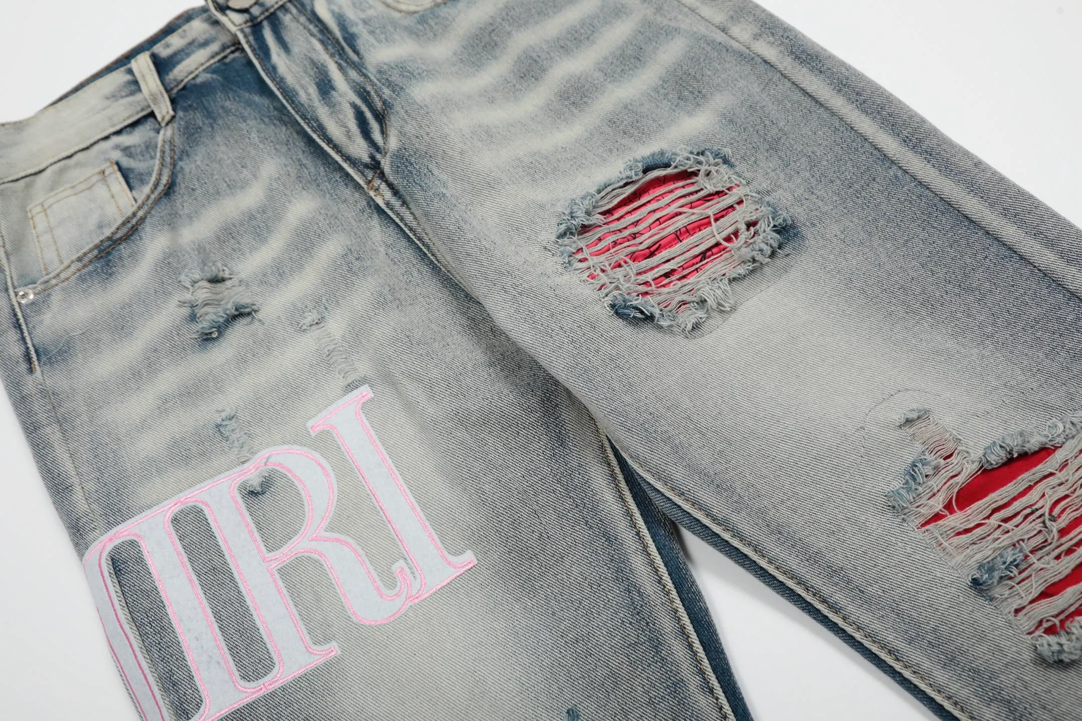 #M37 P168💰 Amiri classic embroidered patched leather ripped letter jeans, slim fit jeans, produced by a major washed factory, full of high-end feel, partially destroyed knee design with patchwork leather design, has been used as a facade design, leather waist nameplate, the focus of this style is not on the washing, but on the destroyed shape and version. The secret lies in the craftsmanship of the master. The cost of post-processing, grinding, cutting, etc. is far beyond the cost of assembly line products. Color: Picture color Size: 30-32-34-36