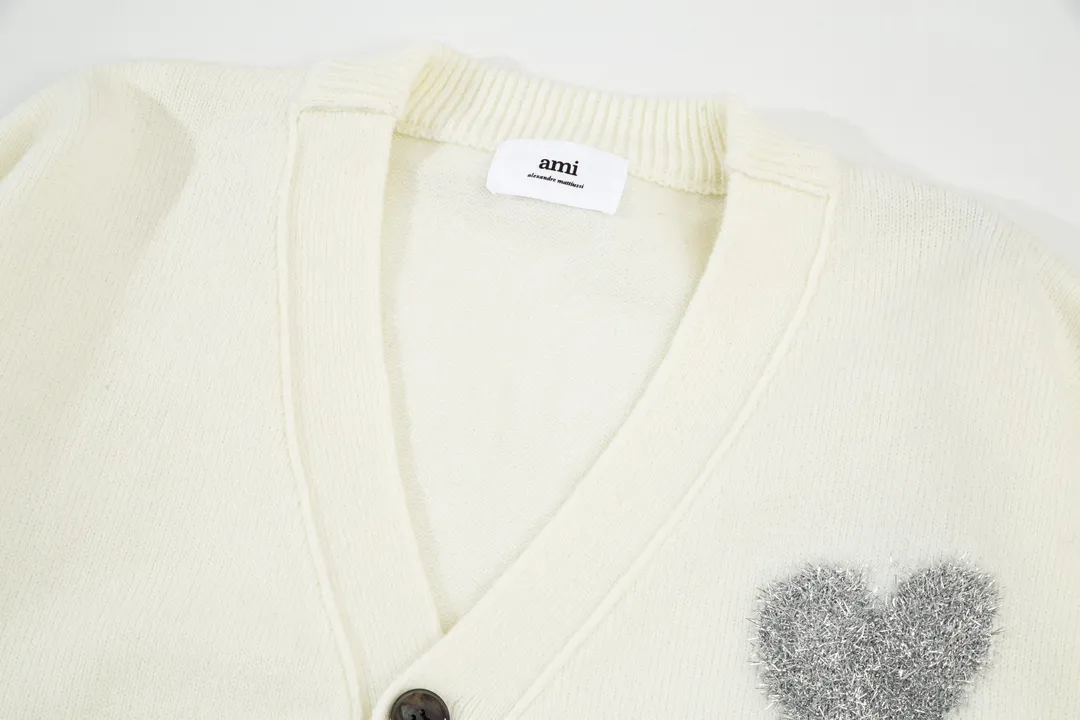 A8148# [Christmas Capsule Series] AMI Paris 2023 autumn and winter new silver big heart alpaca blend soft and waxy cardigan knitted sweater Oversize version for men and women Color: off-white Size: S-XL