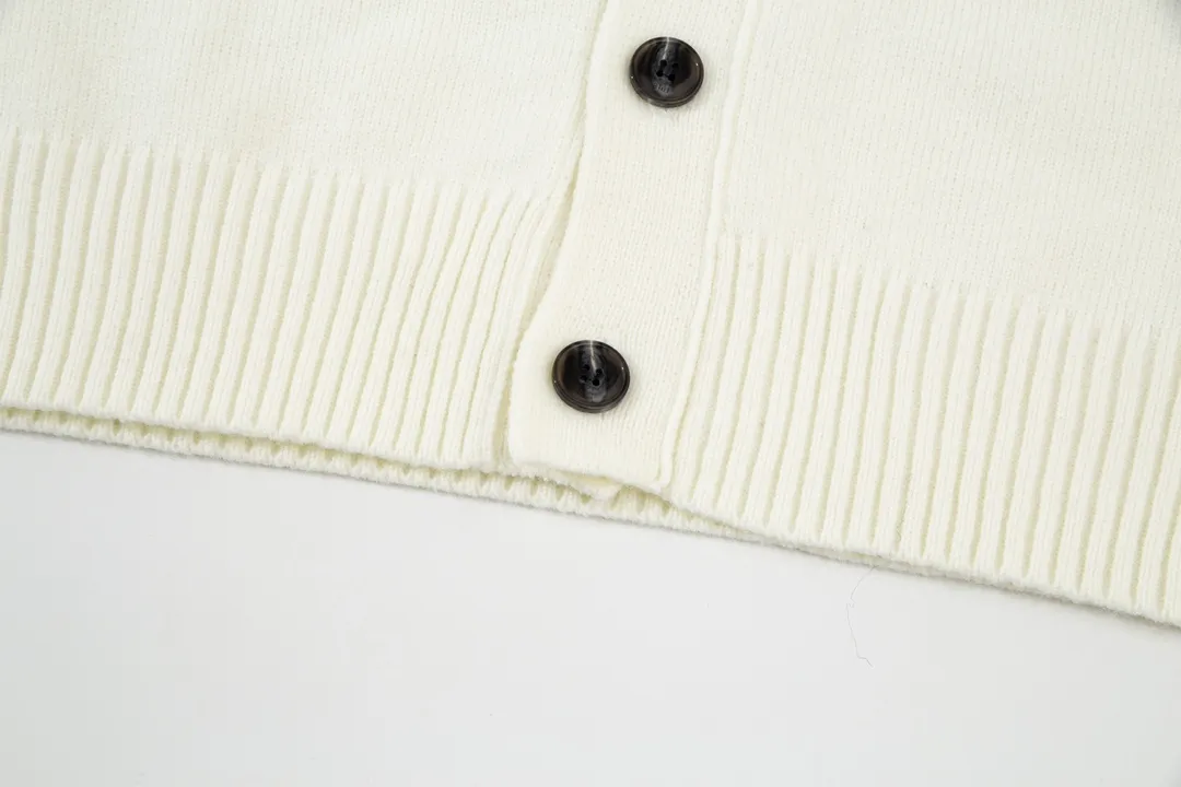 A8148# [Christmas Capsule Series] AMI Paris 2023 autumn and winter new silver big heart alpaca blend soft and waxy cardigan knitted sweater Oversize version for men and women Color: off-white Size: S-XL