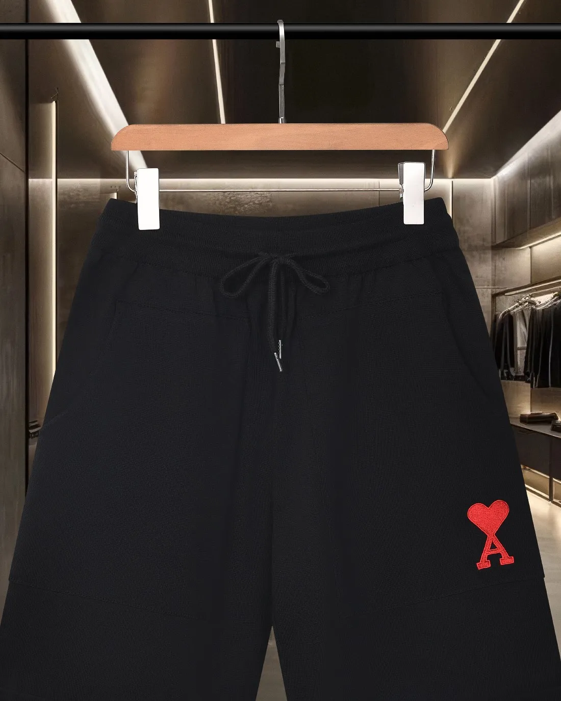 🅿️236 (shipped next day) Ami/Love Macaron ❤Logo embroidered casual sports shorts 2025ss official website new original fabric official same style shorts custom mesh sweater knitted fabric high-end version, counter customized fabric High breathability and comfort, precision production, impeccable detail processing, ✅customized logo engraved buttons, three labels complete. Brand element design concept reflects high quality. It feels delicate and soft! Presenting a casual cut, the upper body shape is great🐍Color: apricot gray blue and black Size: M-2XL