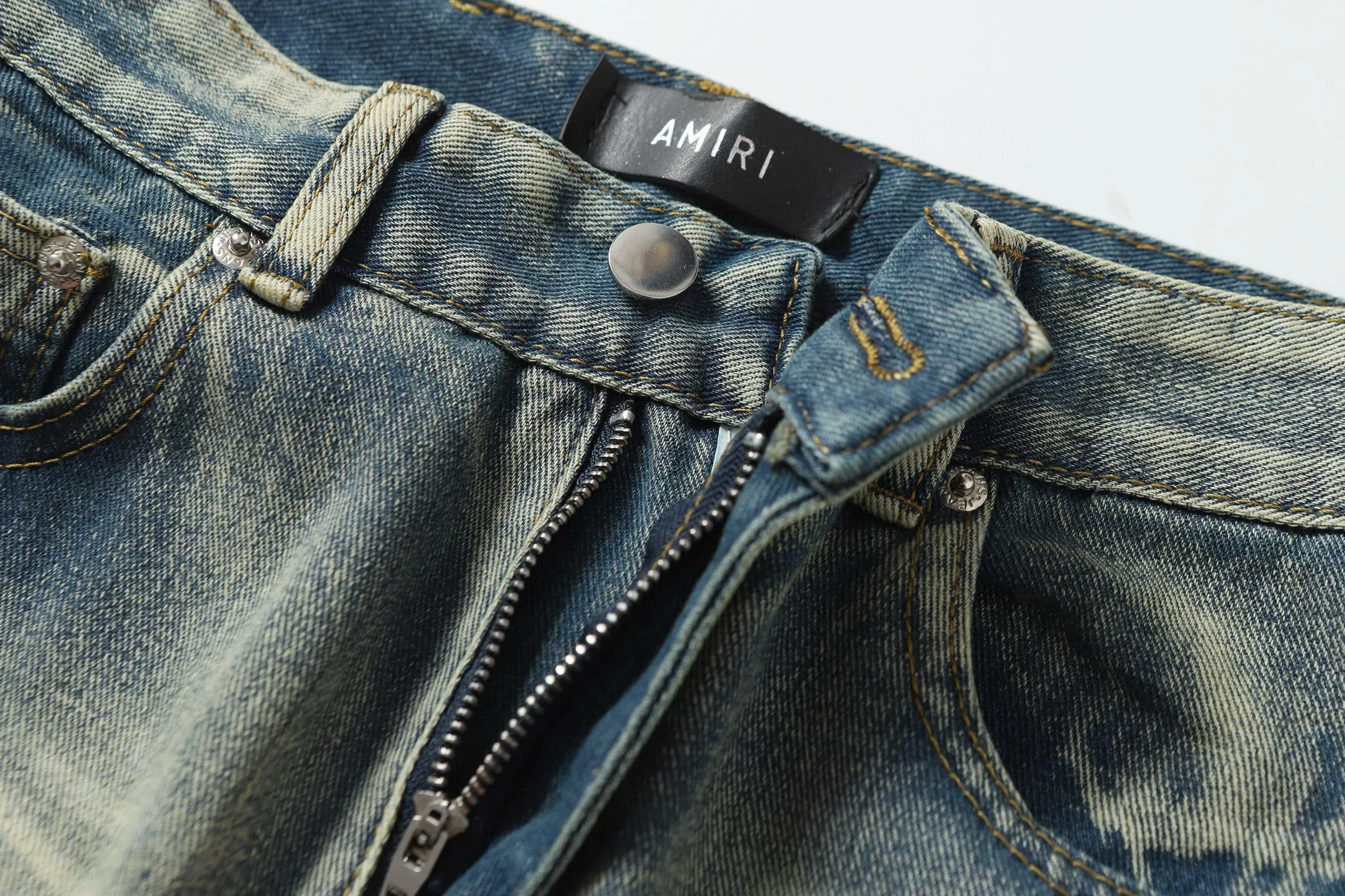 P270 AMIRI patch embroidery jeans trousers AMIRI high street basic ripped jeans trousers Color: Picture color Code number: 28-36