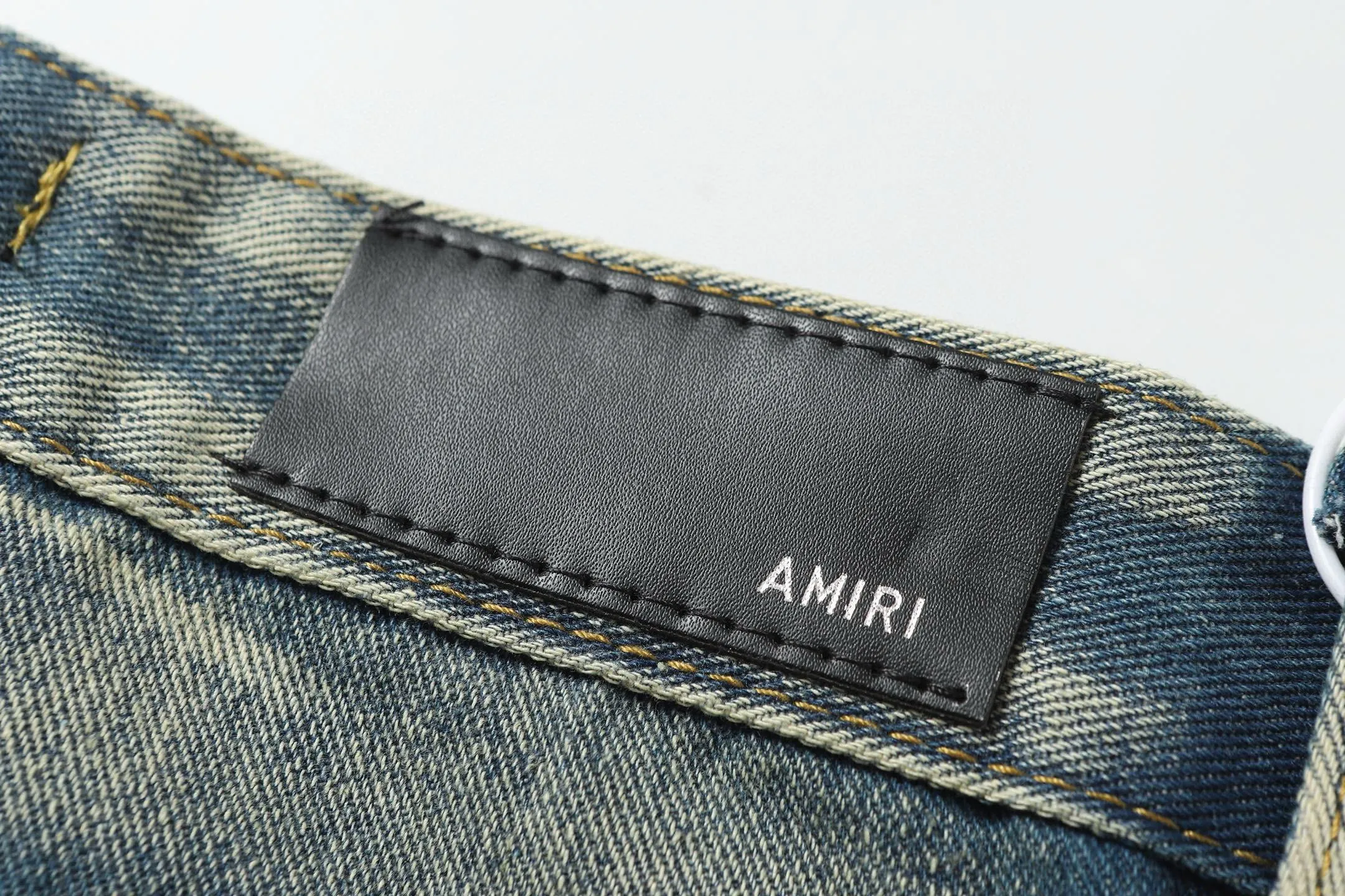 P270 AMIRI patch embroidery jeans trousers AMIRI high street basic ripped jeans trousers Color: Picture color Code number: 28-36