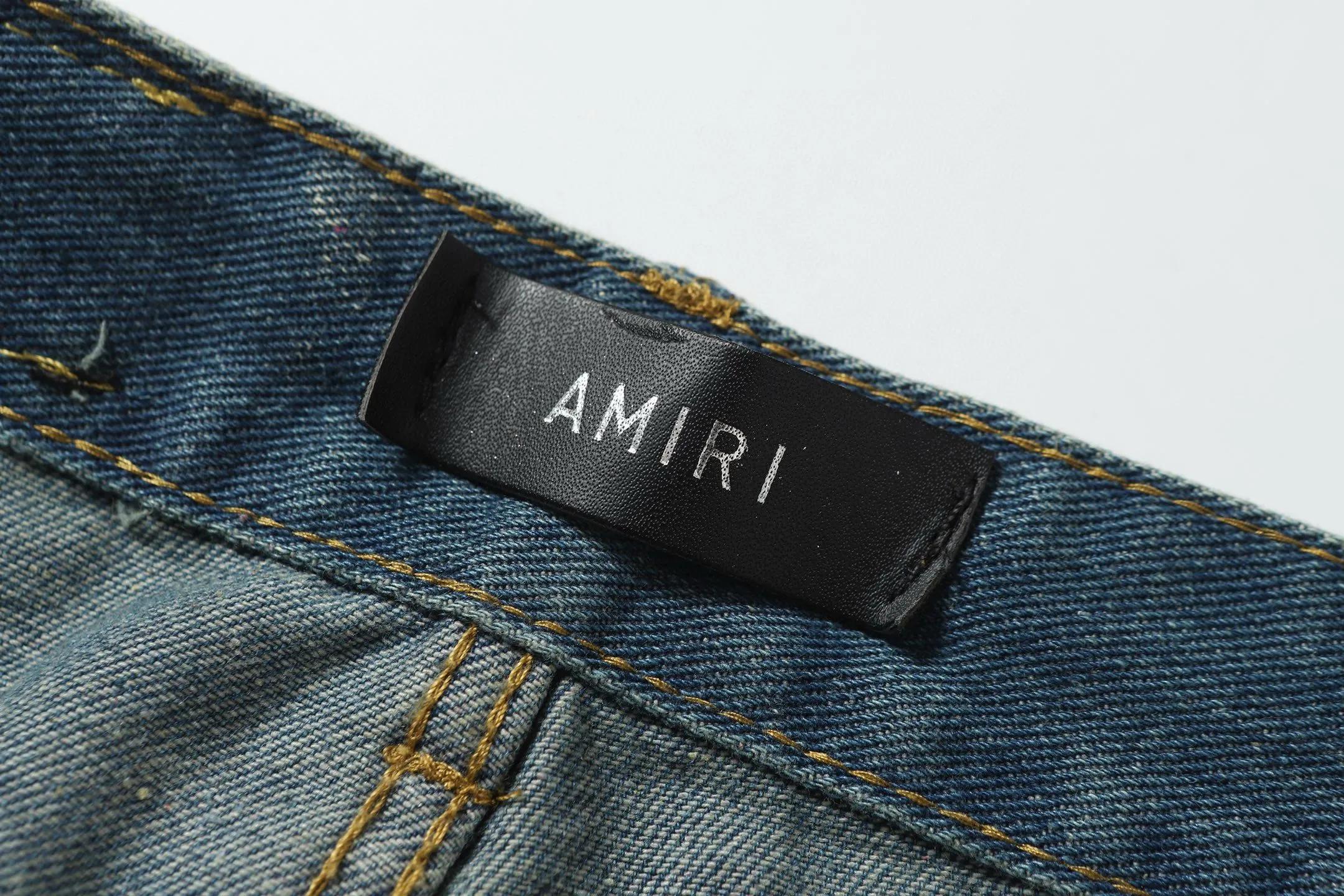 P270 AMIRI patch embroidery jeans trousers AMIRI high street basic ripped jeans trousers Color: Picture color Code number: 28-36