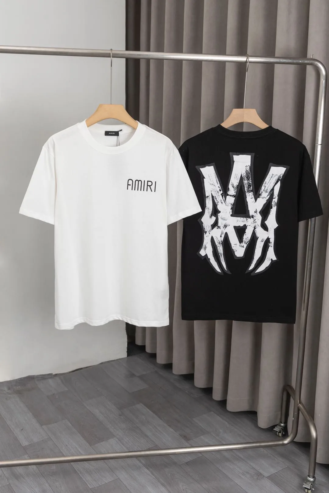 P130 Color: black, white, size: M～3XL