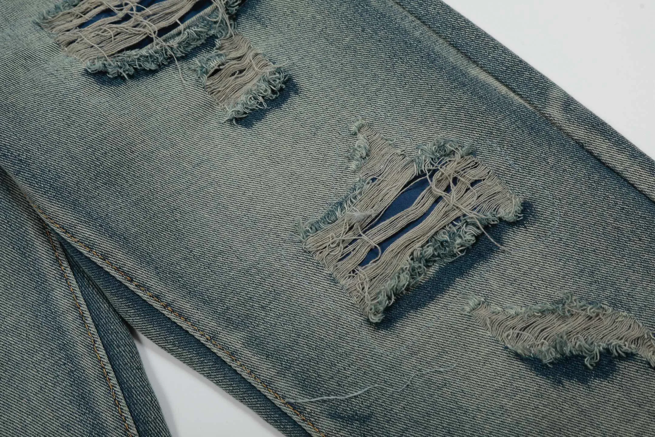 ￼ #M46 P168💰 Amiri’s classic embroidered leather ripped letter jeans. Slim fit jeans. Produced by a major washed factory. Full of high-end. Partial damage to the knees and patchwork design. Already used as a facade design. Leather waist nameplate. The focus of this style is not on the washing, but on the shape and version of the damage. The secret lies in the craftsmanship of the master. The cost of post-processing, grinding, cutting, etc. is far beyond the cost of assembly line products. Color: Picture color Size: 30-32-34-36