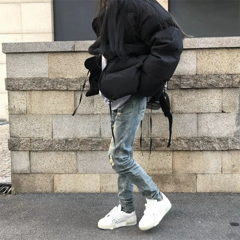 P180 amiri high street ripped patch jeans trousers amiri ripped tight stretch denim trousers amiri hot diamonds amiri is transliterated as Emil, which is the name of the founder. mikeamiri, the founder of amiri, grew up in Los Angeles, USA. He was influenced by the local street culture RO since he was a child, so he founded the amiri brand named after himself. A variety of trendy brand clothing meets the needs of different fashion players. Amiri clothing has novel and unique styles and is a well-known street brand in the United States. The styles and styles of many clothes are loved by many street photographers. The various clothing styles meet the dressing needs of different people, show their unique temperament, and show the trend of dressing. amiri's jeans are relatively famous. Not only do they have many styles, but the quality of the jeans is also very good. Many celebrities have also worn amiri brand jeans. Size: M-XXL