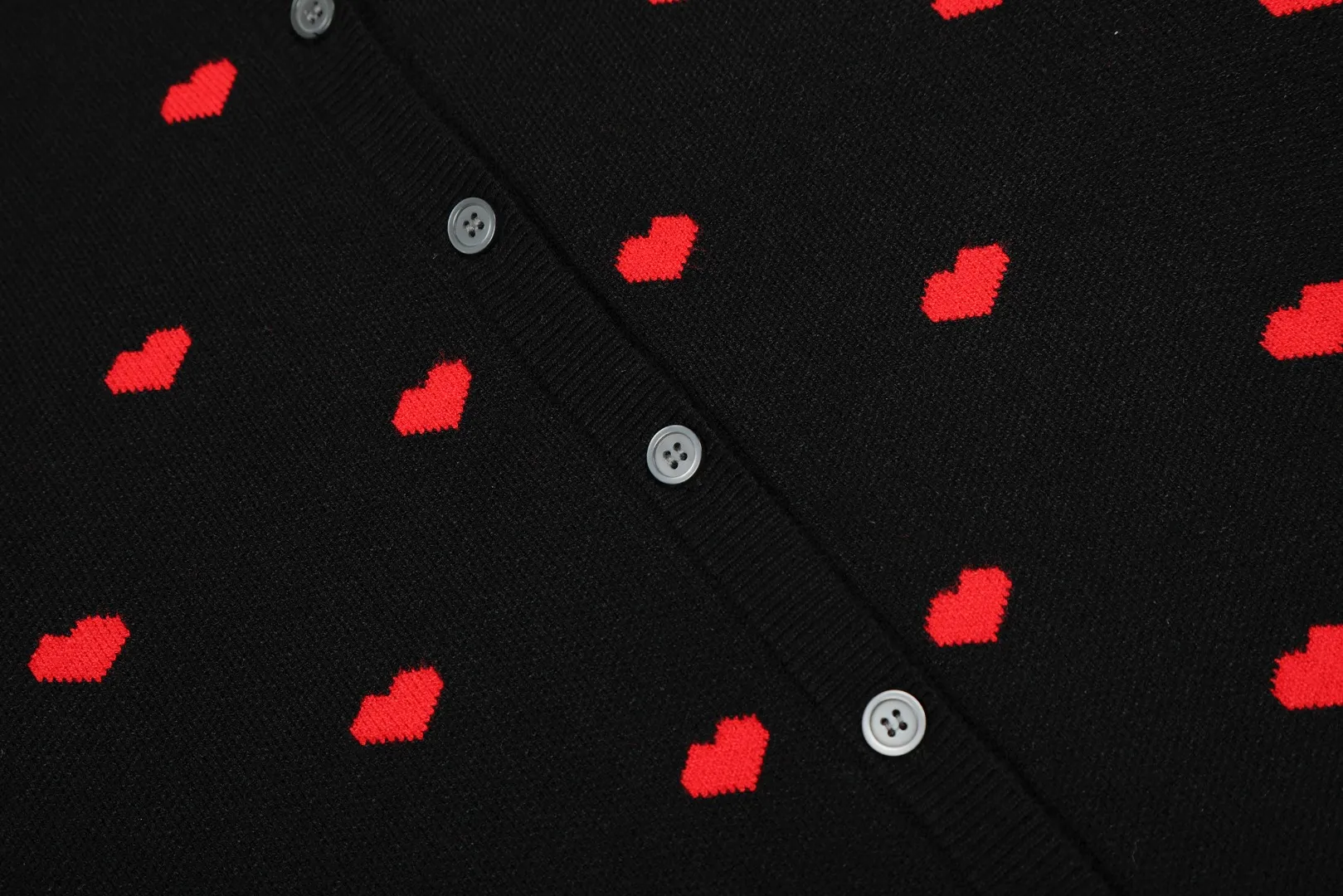 Ami/Ami's new jacquard love-printed goddess style must-have autumn and winter knitted cardigan small jacket Size: S-XL Color: White red heart Black red heart Red white heart Milky apricot purple heart Navy blue white heart Pink red heart