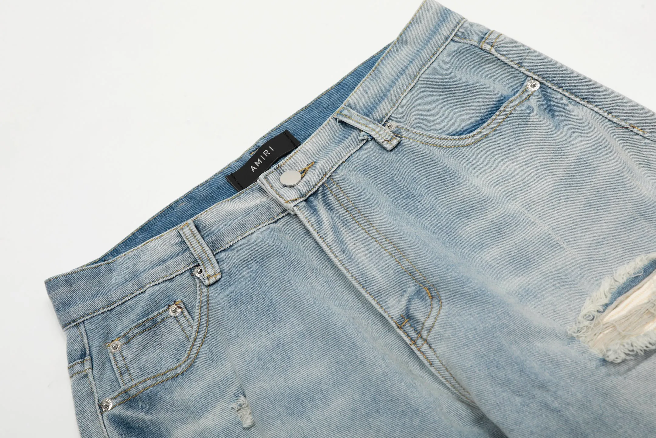 #M06 P168💰 AMIRI patch embroidery jeans trousers AMIRI high street basic ripped tight elastic jeans trousers amiri brand jeans break the production process and cutting of the original jeans, the fabrics are softer and more comfortable Hand-sewn collar label Customized logo buttons Genuine leather tag Color: blue Size: 30-32-34-36