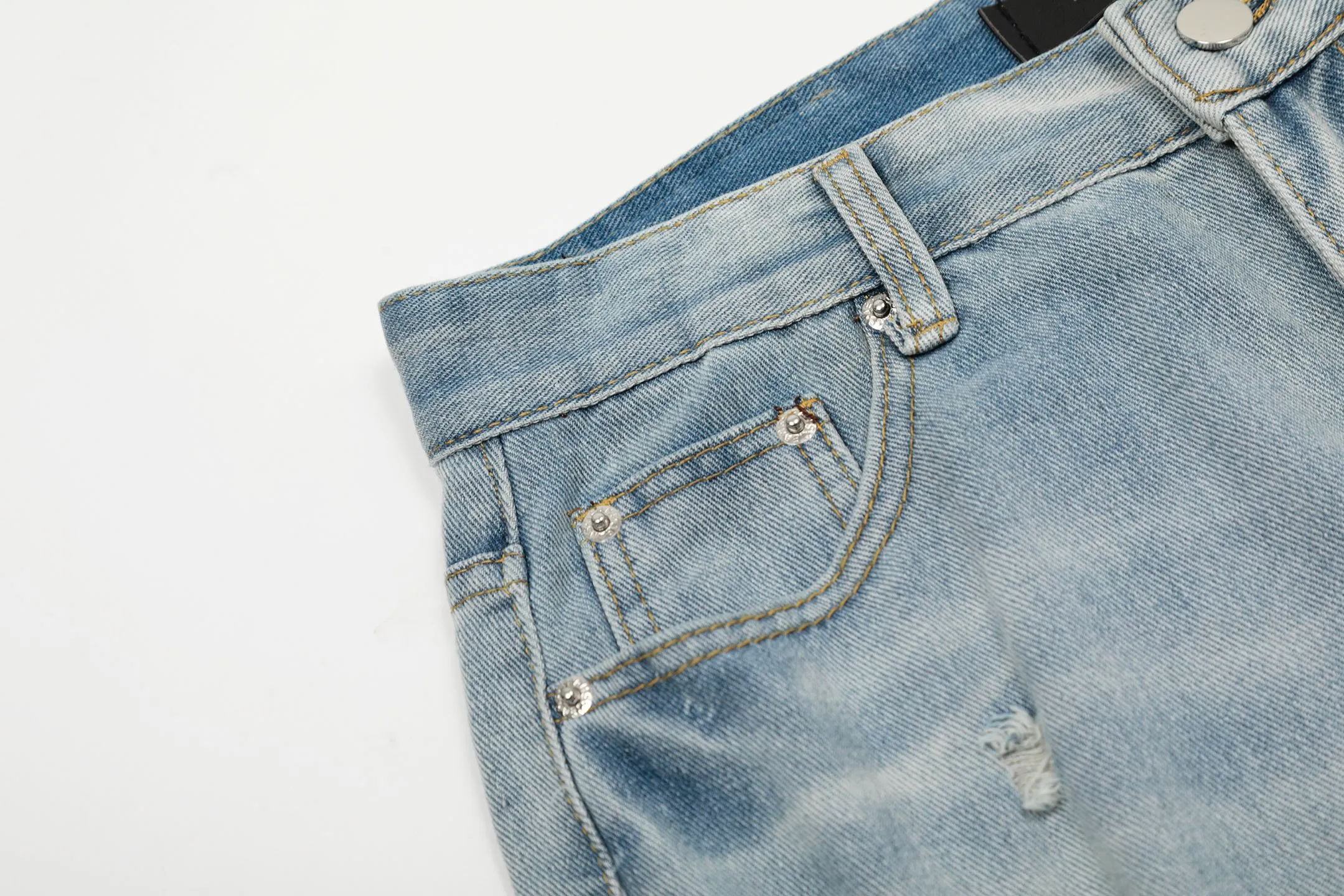 #M06 P168💰 AMIRI patch embroidery jeans trousers AMIRI high street basic ripped tight elastic jeans trousers amiri brand jeans break the production process and cutting of the original jeans, the fabrics are softer and more comfortable Hand-sewn collar label Customized logo buttons Genuine leather tag Color: blue Size: 30-32-34-36