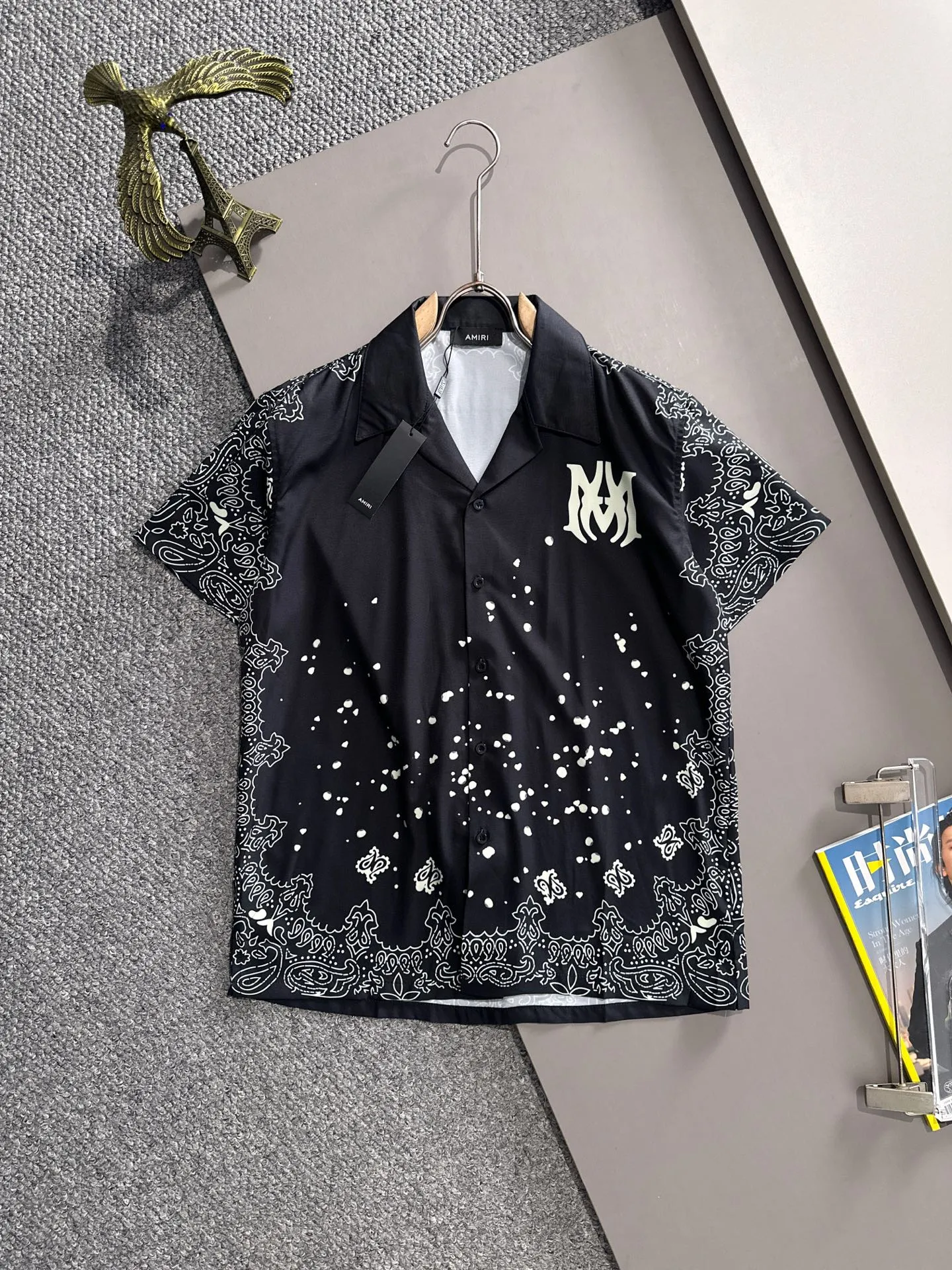P360 AMIRI 2026 spring and summer classic LOGO design full-print suit, light and thin cotton full-body digital printing, made of high-quality polyester fiber fabric, breathable mesh lining is added to the pants, carefully crafted to a standard version, can be matched separately with clothes, versatile style for leisure time! The classic logo on the whole body is very eye-catching, showing a sense of luxury and style, becoming a classic and mainstream style that never goes out of style and is elegant! Extremely handsome, classic and heroic. Same style for men and women. Size: M-3XL (please note your height and weight when placing an order)