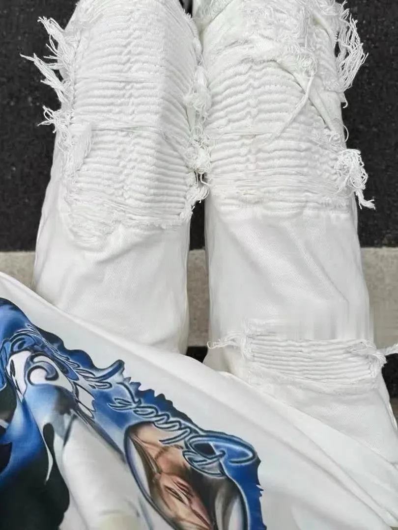 P166 amiri high street ripped patched jeans trousers amiri ripped tight stretch jeans trousers amiri hot diamonds amiri is transliterated as Emil, which is the name of the founder. mikeamiri, the founder of amiri, grew up in Los Angeles, USA. He was influenced by the local street culture RO since he was a child, so he founded the amiri brand named after himself. A variety of trendy clothing meets the needs of different trendy players. Amiri clothing has novel and unique styles and is a well-known street brand in the United States. The styles and styles of many clothes are loved by many street photographers. The various clothing styles meet the dressing needs of different people, show their unique temperament, and show the trend of dressing. amiri's jeans are relatively famous. Not only do they have many styles, but the quality of the jeans is also very good. Many celebrities have also worn amiri brand jeans. Size: M-XXL