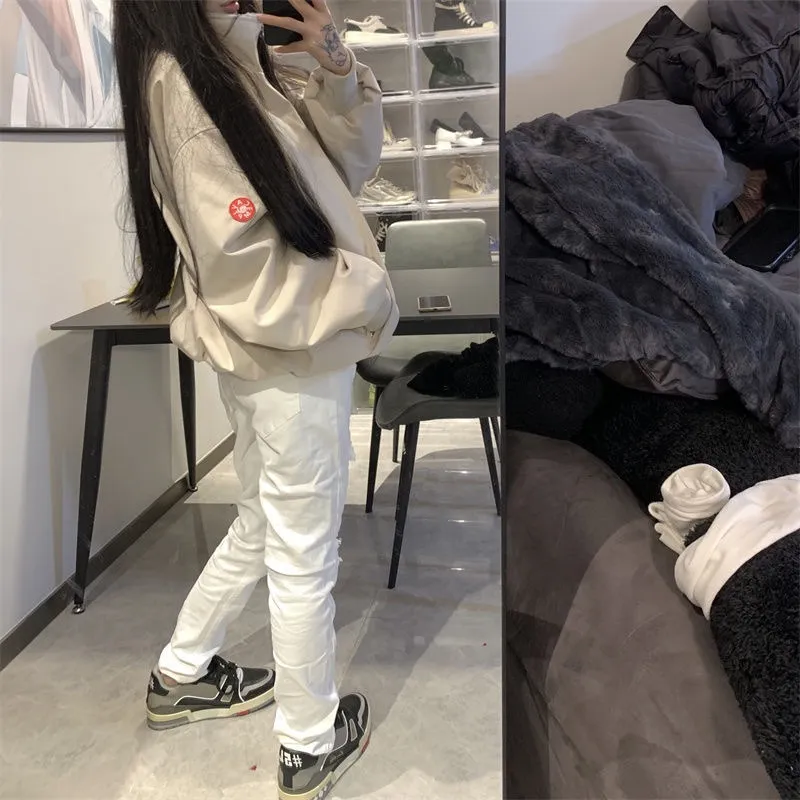 P166 amiri high street ripped patched jeans trousers amiri ripped tight stretch jeans trousers amiri hot diamonds amiri is transliterated as Emil, which is the name of the founder. mikeamiri, the founder of amiri, grew up in Los Angeles, USA. He was influenced by the local street culture RO since he was a child, so he founded the amiri brand named after himself. A variety of trendy clothing meets the needs of different trendy players. Amiri clothing has novel and unique styles and is a well-known street brand in the United States. The styles and styles of many clothes are loved by many street photographers. The various clothing styles meet the dressing needs of different people, show their unique temperament, and show the trend of dressing. amiri's jeans are relatively famous. Not only do they have many styles, but the quality of the jeans is also very good. Many celebrities have also worn amiri brand jeans. Size: M-XXL
