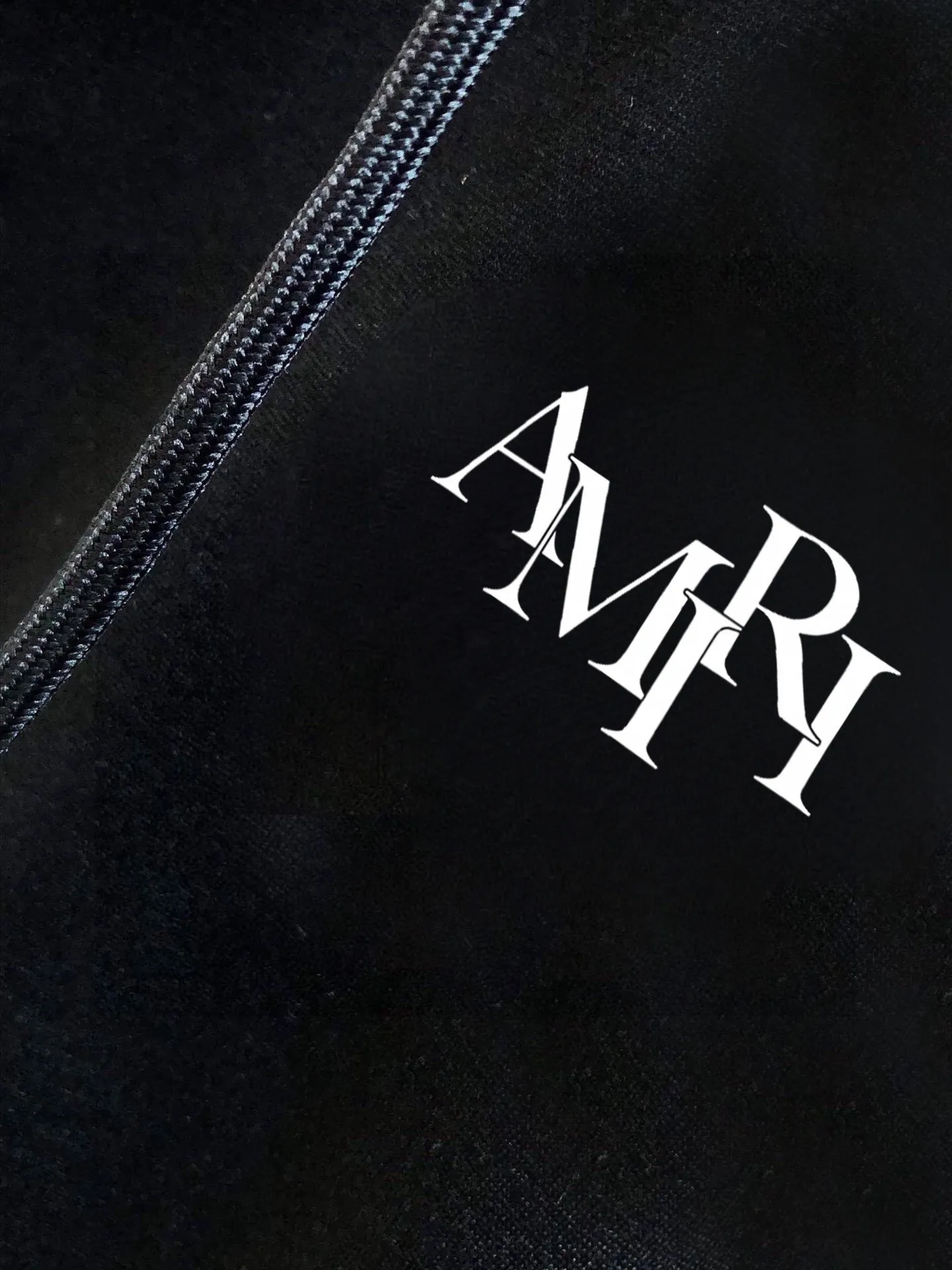 P400 [AMIRI] (Gospel for Fatty) hot-selling suit is coming. Focus on the original version of the official website. 2025 new hot-selling cardigan and sweatshirt suit. The original order is the best product🇭🇰. It is the meticulous work of top designers. It has a fitting and perfect upper body effect. All-natural high-quality Roman cotton 100%, close-fitting comfort, noble and elegant! Original hardware embodies elegance and nobility! Counter size: M-5XL (maximum wear up to 220 pounds)