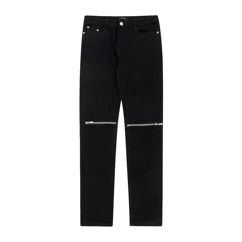 P240 Style No.: [B867] Heavy-duty AMIRI MX1 zippered high street jeans, slim fit, stretchy washed knife-cut trousers, FOG high street men's trendy AMIRI black patchwork jeans Color: black Size: 28-30-32-34-36 (s-xxl) amiri is transliterated as Emil, which is the name of the founder. Mike Amiri, the founder of amiri, grew up in Los Angeles, USA, and was influenced by local street culture and Punk Rock since he was a child. Due to his influence, he founded the amiri brand named after himself. A variety of trendy clothing meets the needs of different fashion players. Amiri clothing has novel and unique styles and is a well-known street brand in the United States. The styles and styles of many clothes are loved by many street photographers. The various clothing styles meet the dressing needs of different people, show their unique temperament, and show the trend of dressing. amiri's jeans are relatively famous. Not only do they have many styles, but the quality of the jeans is also very good. Many celebrities have also worn amiri brand jeans.  The jeans of the amiri brand break through the production process and cutting of the original jeans. The fabrics are relatively soft and comfortable, and are not as hard as some jeans, which can irritate the skin and cause the skin to bleed when worn. Los Angeles trendy brand Amiri's jeans are made with great detail from tailoring to texture, adding wrinkles, bullet holes, damage and other details to add to the trendiness of the jeans. You can choose the style that suits you according to your own needs. Only when you wear a suitable style can you have a certain sense of fashion.  In recent years, high street has become a word that appears more and more frequently in men's clothing, and high street style has become an important direction for everyone's matching. High street-related items basically cannot avoid oversize or drop-shoulder tops, and the lower body is matched with trackpants or tight-fitting saboteurs. Among them, in my opinion, the most representative one may be saboteur. What I bring to you today is the MX1 zipper worn by many Internet celebrities in Xiaohongshu. It is operated by Ningbo washing factory. Front and back. The trouser legs have a beautiful fading color. Full of high-end feel. Knee part damage design with leather patchwork design. Already used as facade design. Leather waist nameplate. Customized crotch placket hardware. Engraving molding. The focus of this style is not on washing, but on the shape and version of the damage. The secret lies in the craftsmanship of the master. Later, the cost of fraying, horse cutting, knife cutting, etc. These hand-made products are far beyond comparison with assembly line products.