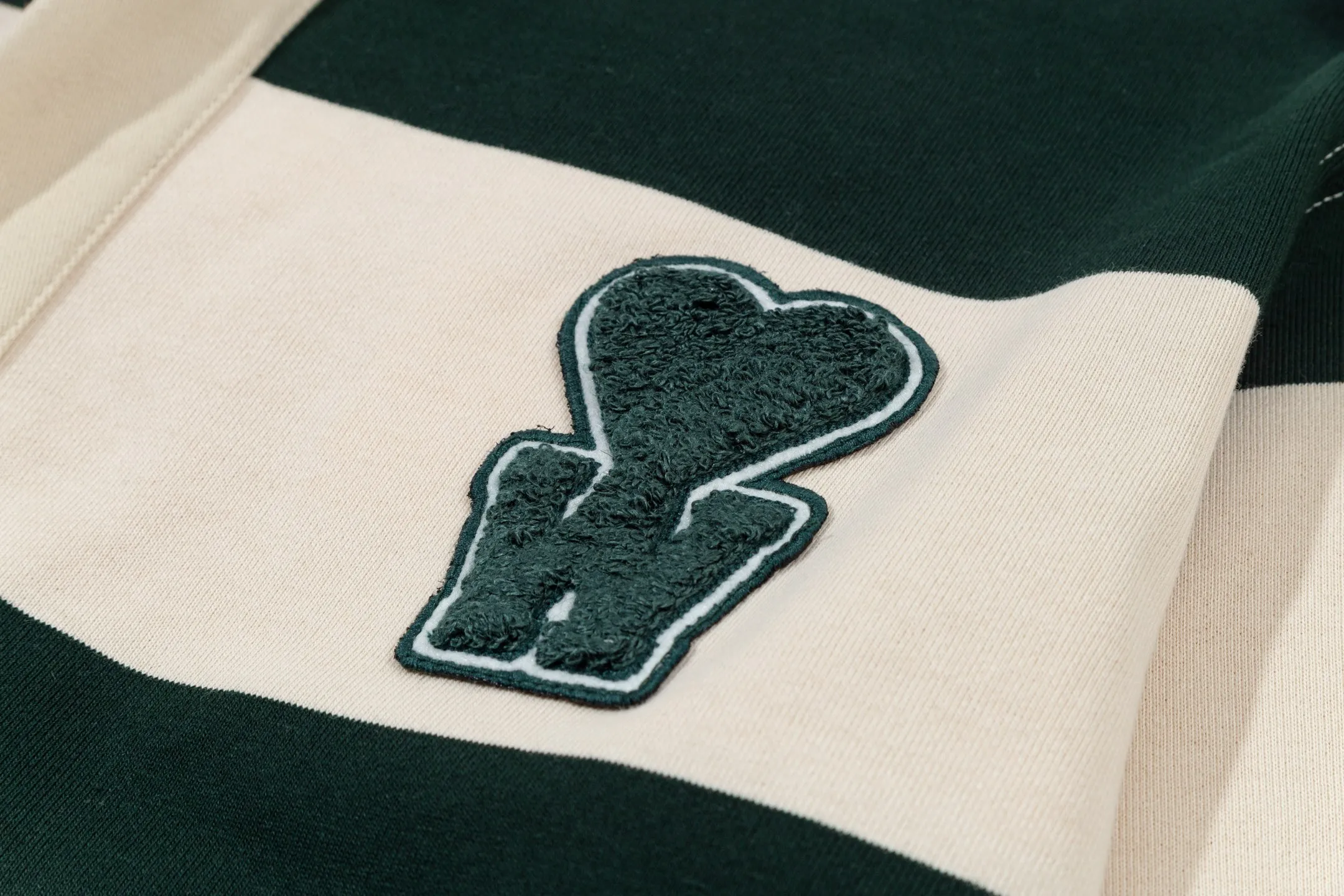 662# AMI Paris [Co-branded by Choi Woo-sik] Co-branded logo WDC contrasting logo woven ADC stripes POL collar embroidery on the chest Cotton solid color long-sleeved Oxford shirt collar sweatshirt material Customized from the original board 280g pure cotton fabric YP customized Loose fit Uniform style for men and women Color: Dark green/Apricot Size S-XL