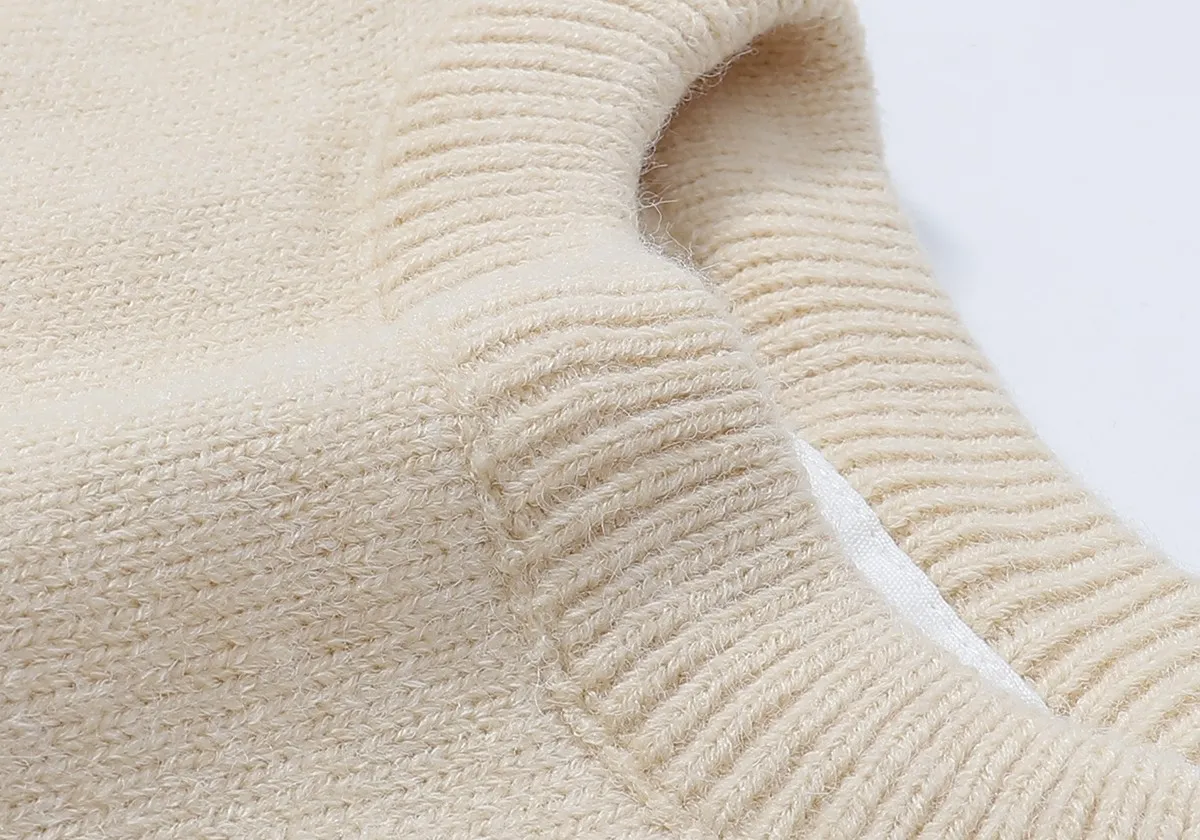 🅿️200 AM11# Ami2023 new color matching cloud round neck sweater, soft and waxy customized wool with super gentle cloud color matching, the upper body is absolutely fairy-like, highly recommended size: S, M, L, XL color: glacier blue, cloud gray, light khaki, light cream yellow