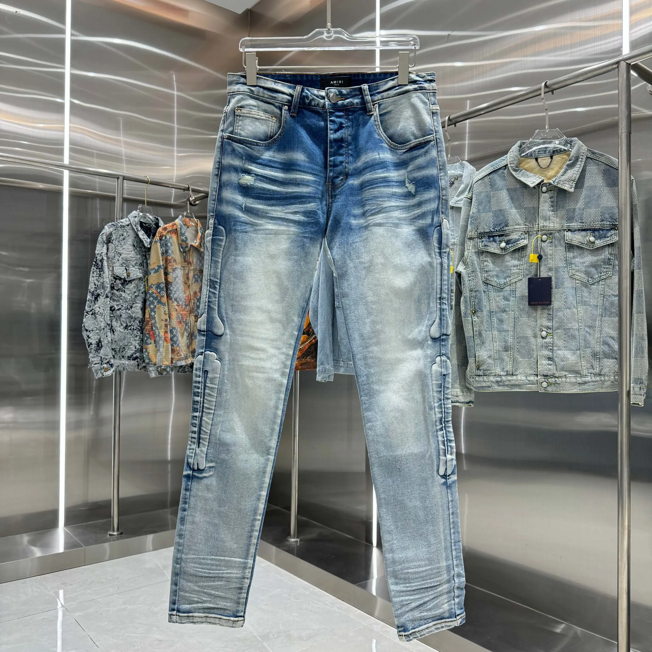 P290 Amiri ripped back pocket letter embroidery street fashion slim fit stretch jeans Color light blue Size 30 32 34 36 38