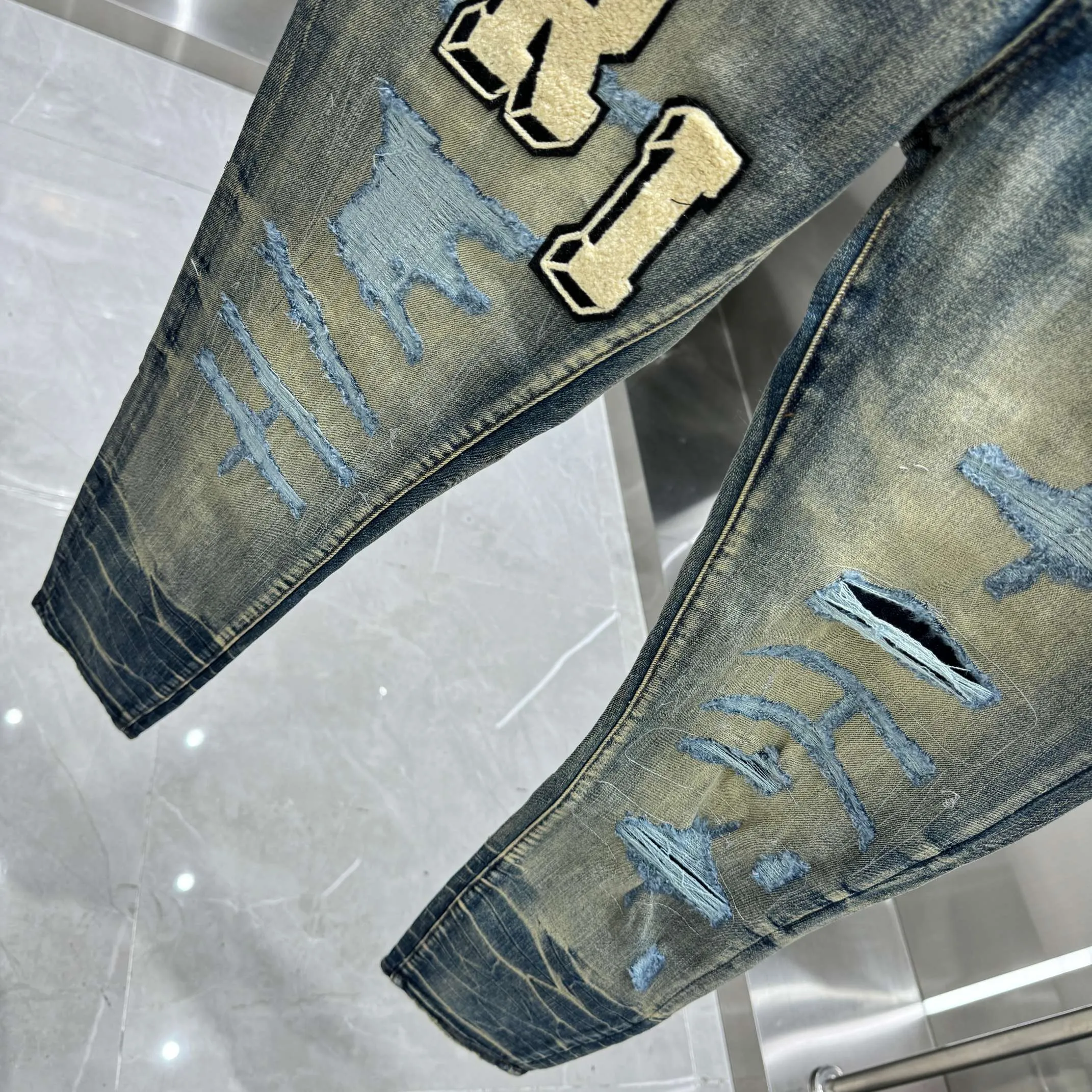 P290 Amiri ripped straight velvet embroidery craft street fashion slim fit stretch jeans Color Blue Size 30 32 34 36 38