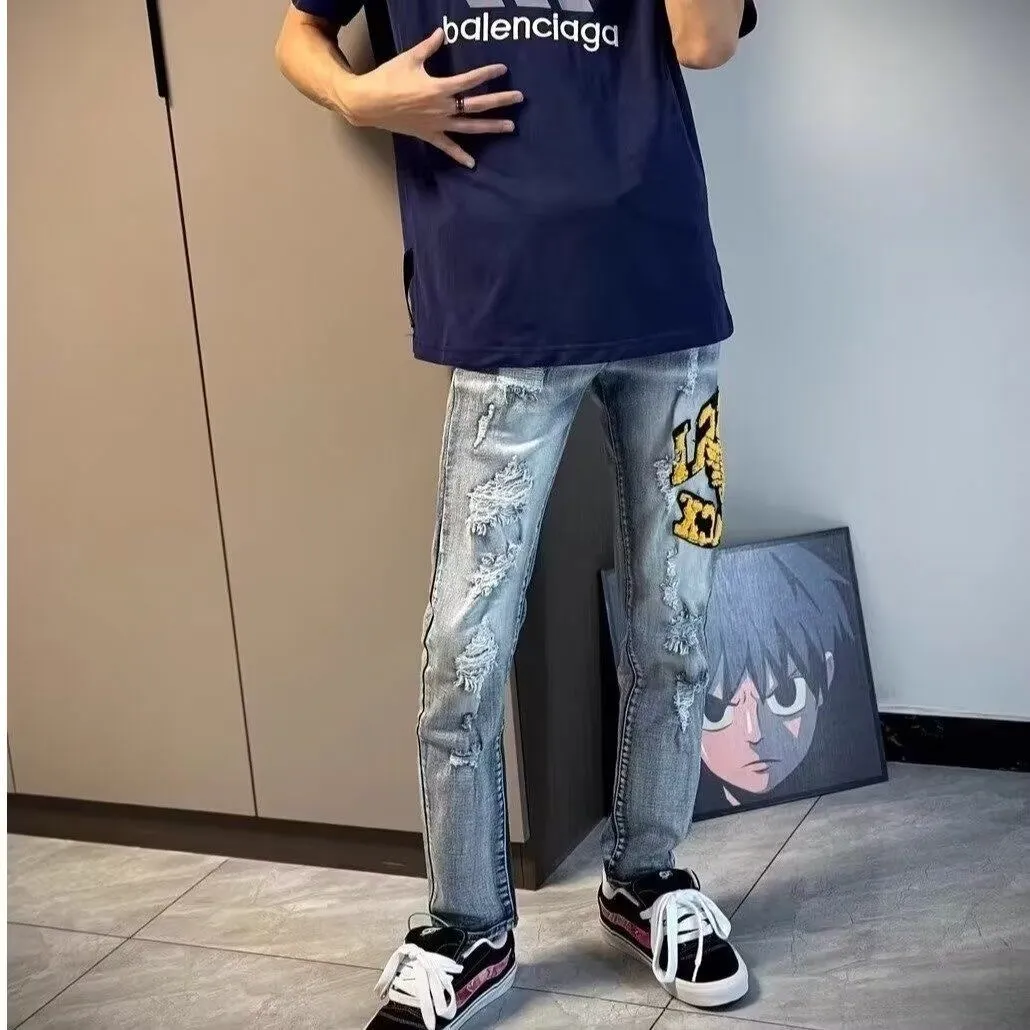 #M14 P168💰 Heavyweight AMIRI 24ss embroidery wings high street jeans slim fit stretch washed knife cut hole trousers FOG high street men's trend AMIRI amiri is transliterated as Emil, which is the name of the founder. Mike Amiri, the founder of amiri, grew up in Los Angeles, USA, and was influenced by local street culture and Punk Rock since he was a child. Due to his influence, he founded the amiri brand named after himself. A variety of trendy clothing meets the needs of different fashion players. Amiri clothing has novel and unique styles and is a well-known street brand in the United States. The styles and styles of many clothes are loved by many street photographers. The various clothing styles meet the dressing needs of different people, show their unique temperament, and show the trend of dressing. amiri's jeans are relatively famous. Not only do they have many styles, but the quality of the jeans is also very good. Many celebrities have also worn amiri brand jeans. Color: Picture color Size: 30-32-34-36