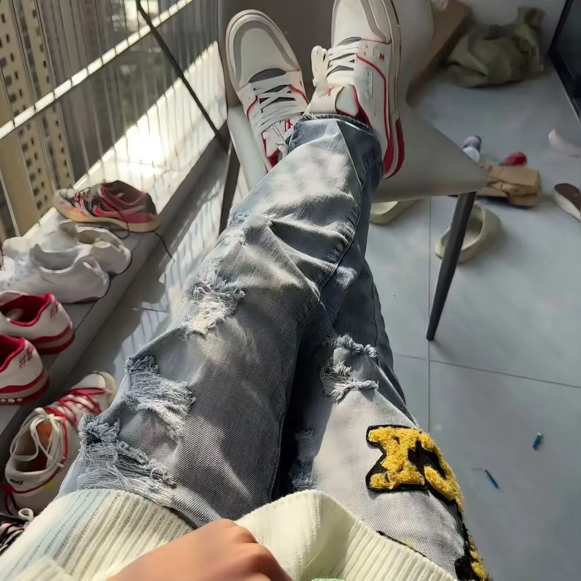 #M14 P168💰 Heavyweight AMIRI 24ss embroidery wings high street jeans slim fit stretch washed knife cut hole trousers FOG high street men's trend AMIRI amiri is transliterated as Emil, which is the name of the founder. Mike Amiri, the founder of amiri, grew up in Los Angeles, USA, and was influenced by local street culture and Punk Rock since he was a child. Due to his influence, he founded the amiri brand named after himself. A variety of trendy clothing meets the needs of different fashion players. Amiri clothing has novel and unique styles and is a well-known street brand in the United States. The styles and styles of many clothes are loved by many street photographers. The various clothing styles meet the dressing needs of different people, show their unique temperament, and show the trend of dressing. amiri's jeans are relatively famous. Not only do they have many styles, but the quality of the jeans is also very good. Many celebrities have also worn amiri brand jeans. Color: Picture color Size: 30-32-34-36