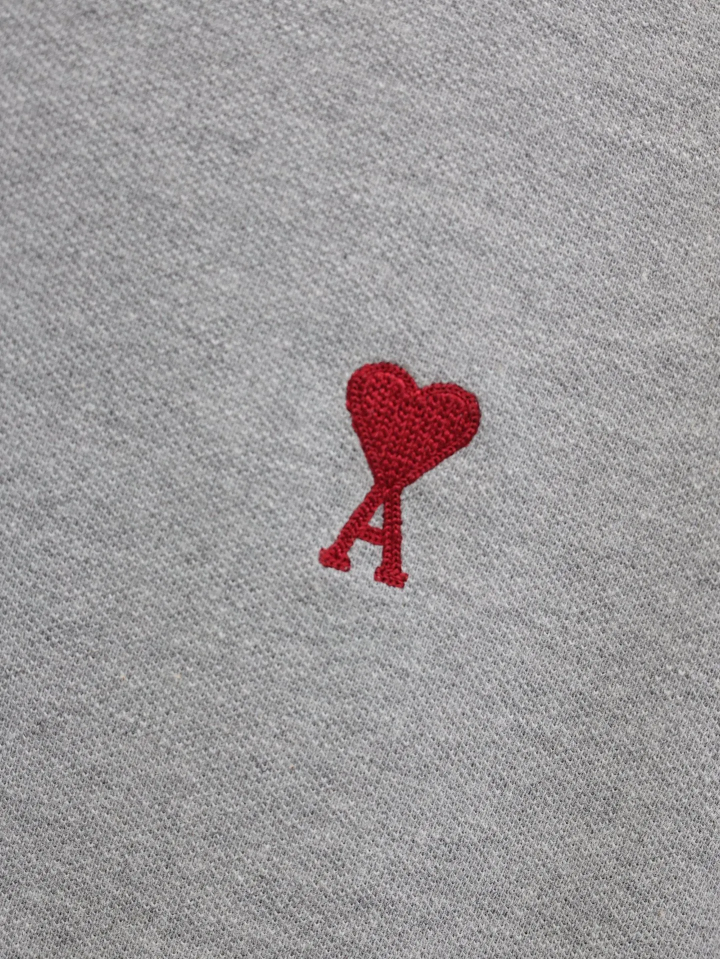 🅿️310 Ami Paris*/25 new love embroidered Polo shirt adopts imported machine embroidery technology and uses advanced computer control system and precision mechanical components to realize Ami love embroidery operation with high precision. The lines are smooth and delicate. The fabrics have been washed and feel better. Not easy to deform, not easy to shrink, not easy to fade, and maintain long-term beauty. Size: S/M/L/XL