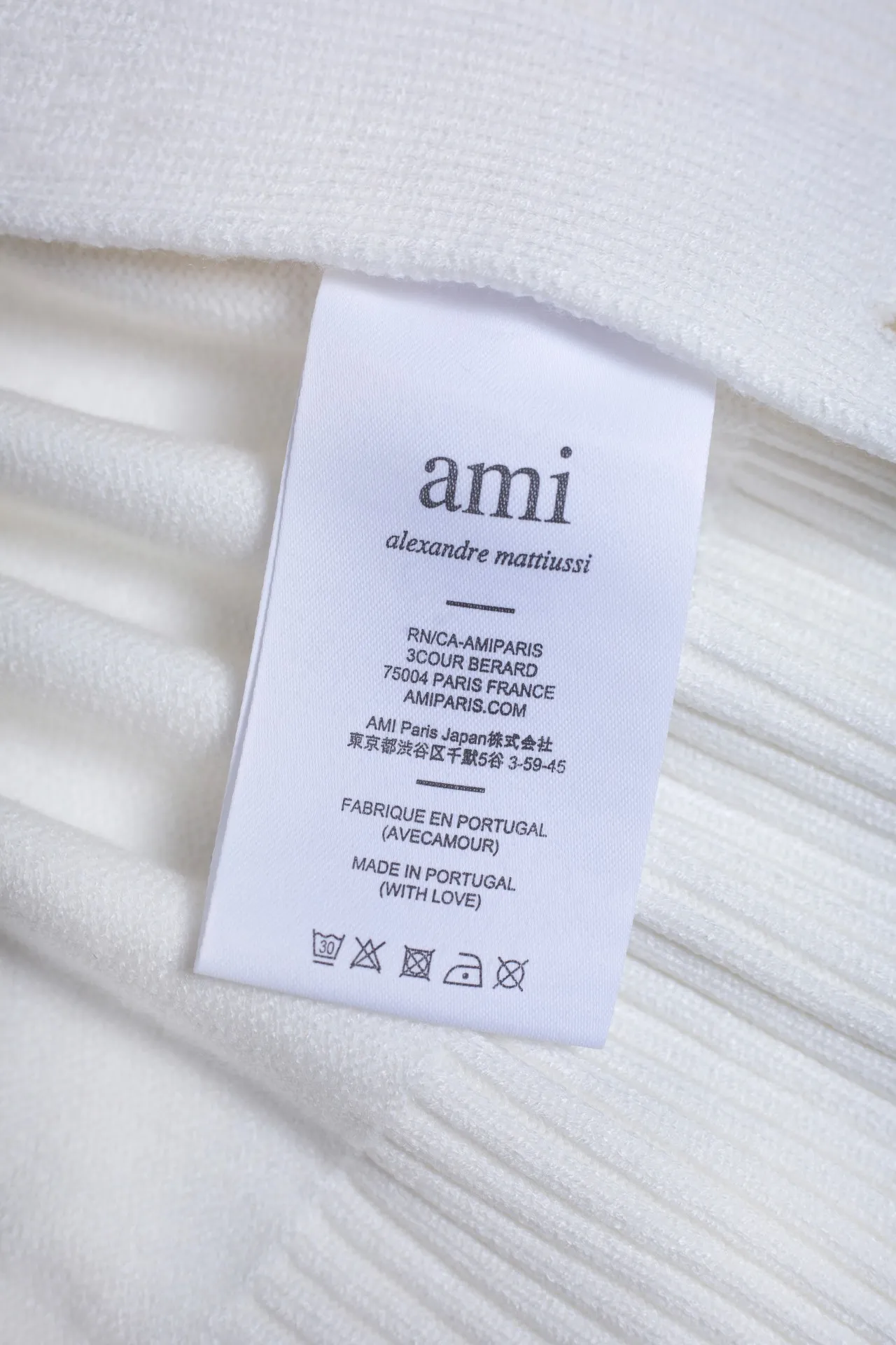 P186 Style No.: MQ802 AMI Classic Big Love Series Jacquard Cardigan Sweater Highest Version Supports Comparison Color: White Red Heart, Size: S-XL