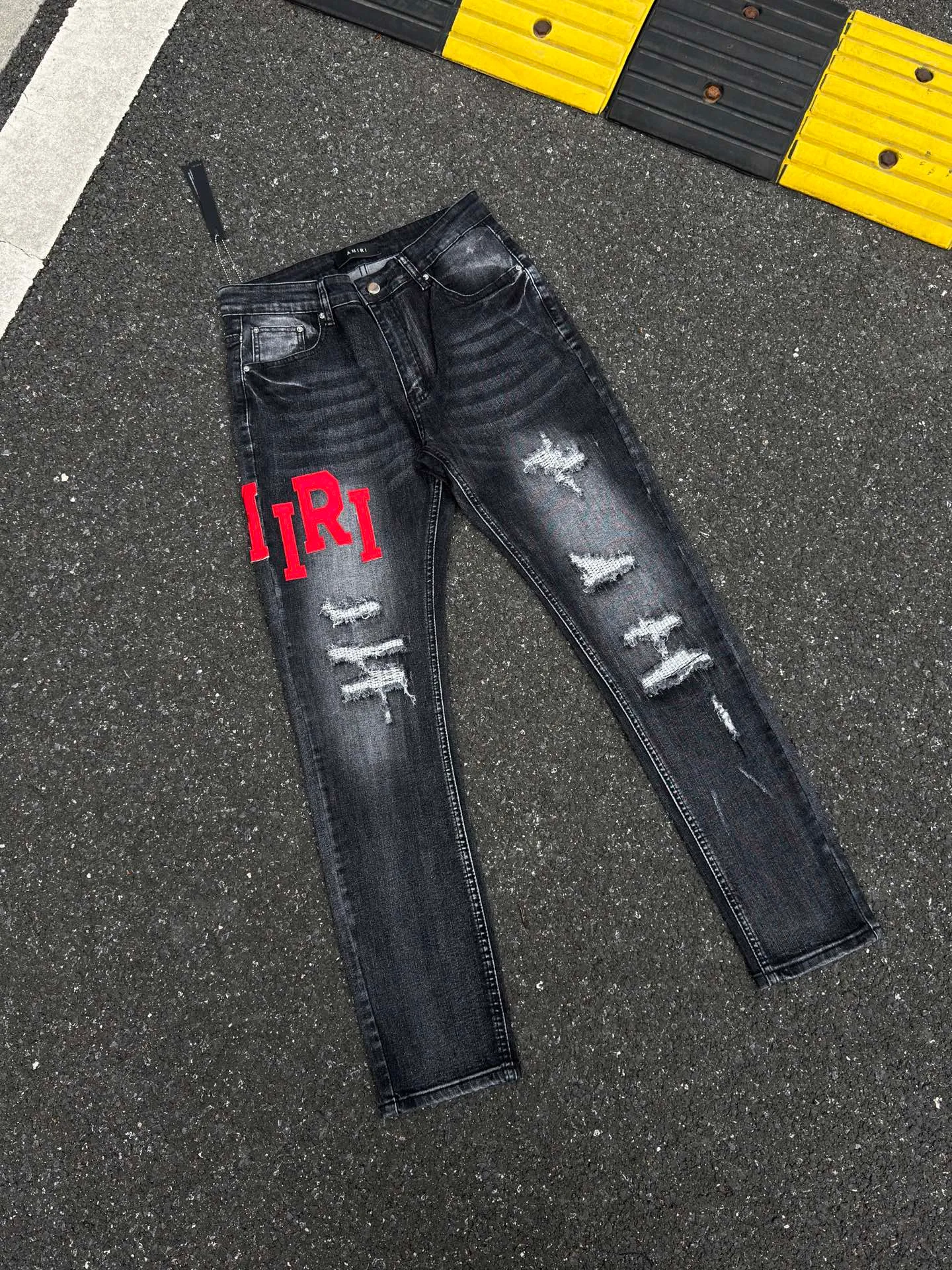 P240 💰AM01 AMIRI new jeans, washed ripped holes, whiskering leather denim trousers, same style for men and women Size: S-XL (28-34)