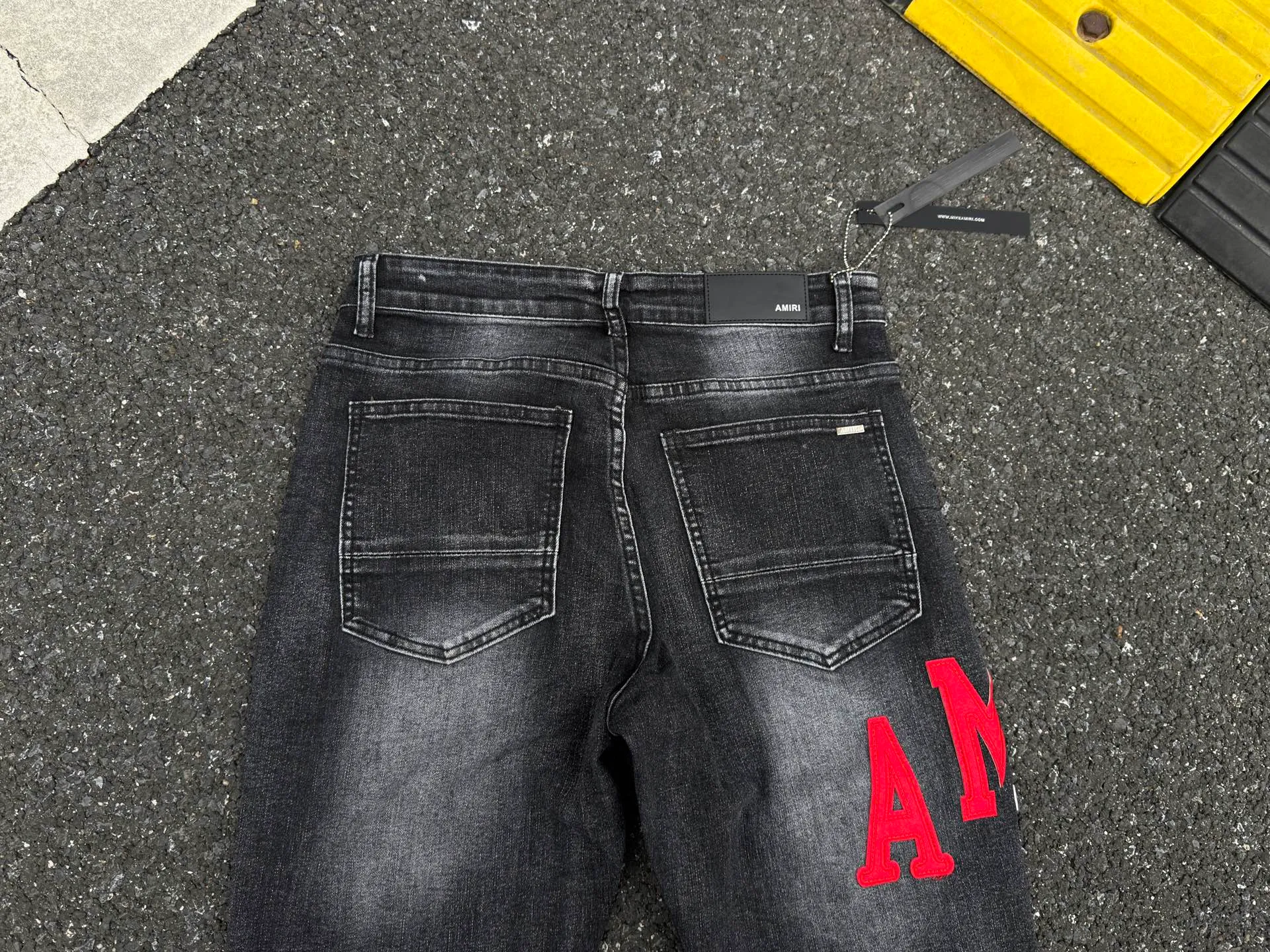 P240 💰AM01 AMIRI new jeans, washed ripped holes, whiskering leather denim trousers, same style for men and women Size: S-XL (28-34)