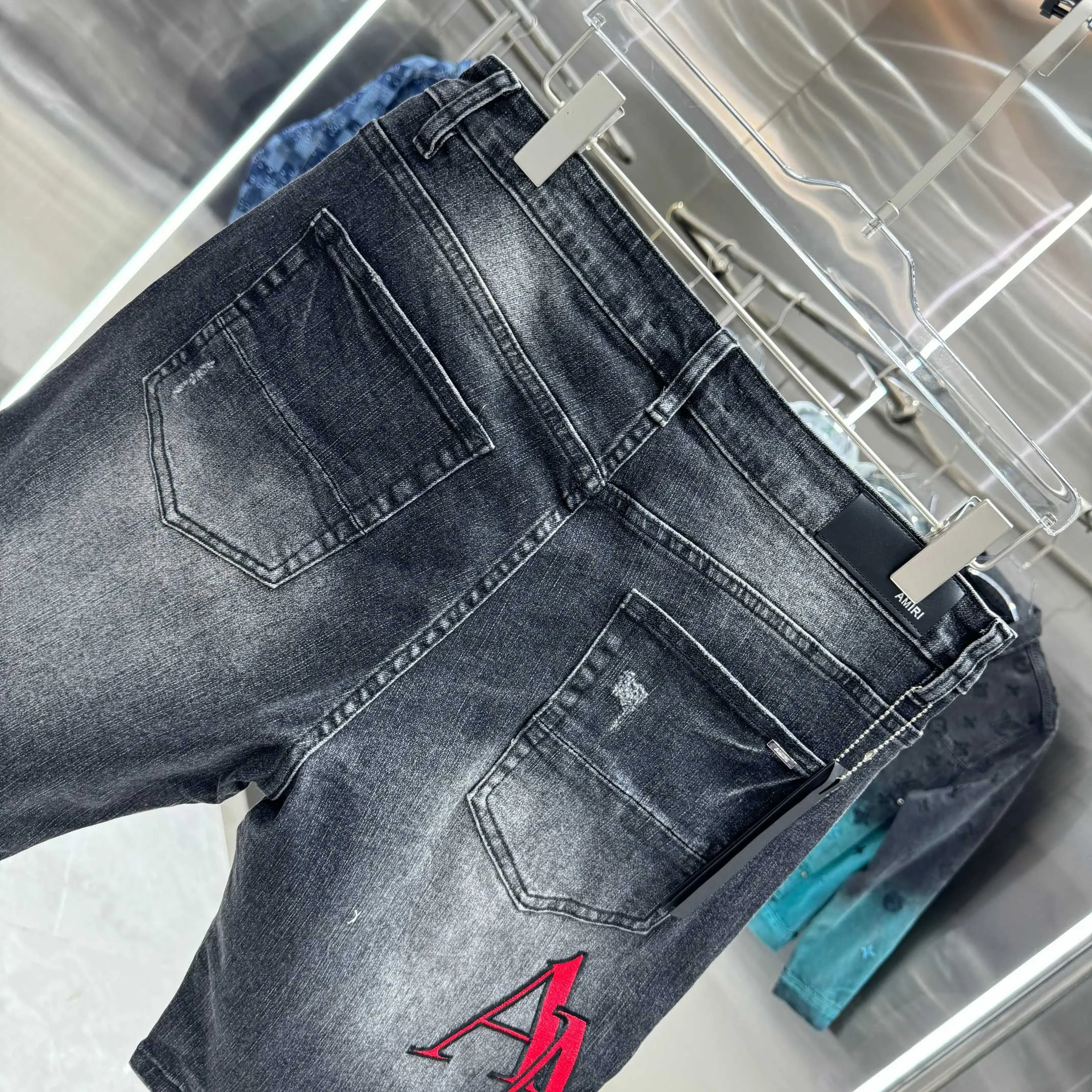 P260 Amiri ripped red letter embroidery craft street fashion jeans shorts Color Black Size 30 32 34 36 38