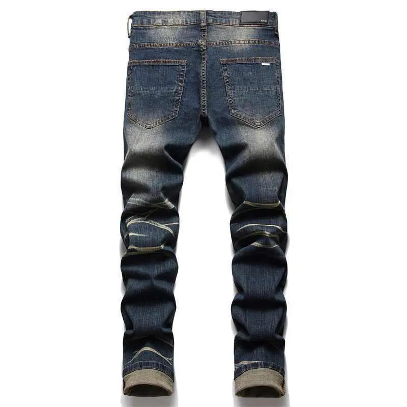 P180 Top replica AMIRI splash-ink medal patch embroidered jeans trousers AMIRI high street basic ripped tight stretch jeans trousers Amiriamiri is transliterated as Emil, which is the name of the founder. Mike Amiri, the founder of amiri, grew up in Los Angeles, USA. He was influenced by the local street culture Rock since he was a child, so he founded the amiri brand named after himself. A variety of trendy brand clothing meets the needs of different fashion players. Amiri clothing has novel and unique styles and is a well-known street brand in the United States. Many of its styles and styles are loved by many street photographers. Various clothing styles meet the needs of different people, show their unique temperament, and show the trend of dressing. amiri's jeans are relatively famous. Not only do they have many styles, but the quality of the jeans is also very good. Many celebrities have also worn amiri brand jeans.  The jeans of the amiri brand break through the production process and cutting of the original jeans. The fabrics are relatively soft and comfortable, and are not as hard as some jeans, which can irritate the skin and cause the skin to bleed when worn. Los Angeles trendy brand Amiri's jeans are made with great detail from tailoring to texture, adding wrinkles, bullet holes, damage and other details to add to the trendiness of the jeans. You can choose the style that suits you according to your own needs. Only when you wear a suitable style can you have a certain sense of fashion.  In recent years, high street has become a word that appears more and more frequently in men's clothing. High street style has also become an important direction for everyone's matching. High street related items are basically inseparable from oversize or off-shoulder tops. The lower body is matched with trackpants or tight-fitting denim. In my opinion, the most representative one is perhaps annihilation. Color; picture color Size: m l xl xxl