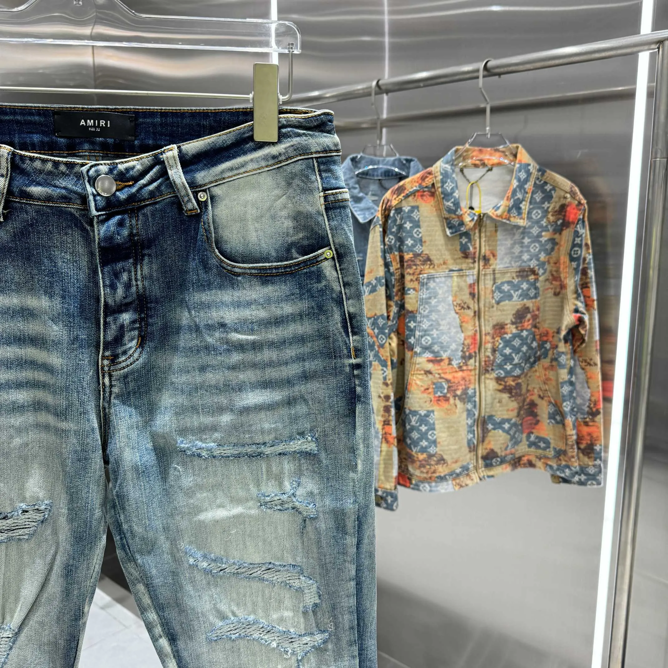 P280 Amiri ripped letter embroidery craft street fashion slim fit stretch jeans color blue size 30 32 34 36 38