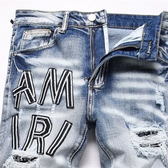 #M12 P168💰 AMIRI patch embroidery jeans trousers AMIRI high street basic ripped tight elastic jeans trousers amiri brand jeans break the production process and cutting of the original jeans, the fabrics are softer and more comfortable Hand-sewn collar label Customized logo buttons Genuine leather tag Color: Picture color Size: 30-32-34-36