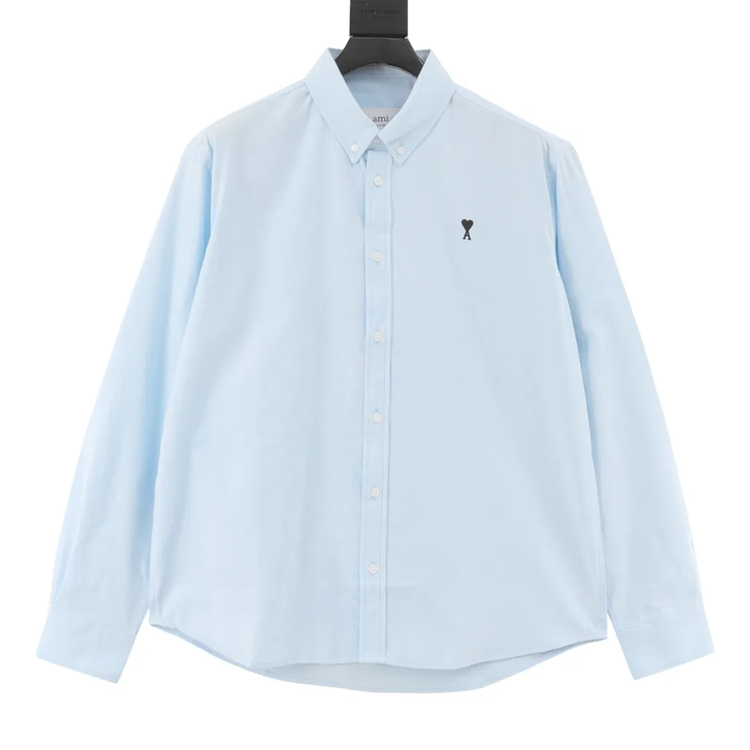 🅿️500 AMI Paris small love embroidered long-sleeved shirt. Customized high-quality flexible Oxford cotton, imported machine embroidery technology, high precision, smooth and delicate lines. The fabrics have been washed, with better hand feel and texture. It is not easy to deform, shrink, or fade. It maintains long-term beauty, customized accessories, loose fit. Size: 38-44
