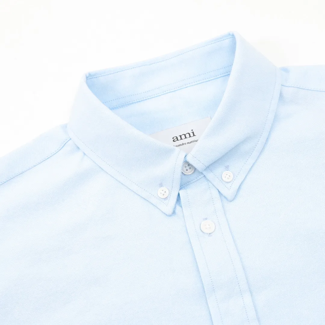 🅿️500 AMI Paris small love embroidered long-sleeved shirt. Customized high-quality flexible Oxford cotton, imported machine embroidery technology, high precision, smooth and delicate lines. The fabrics have been washed, with better hand feel and texture. It is not easy to deform, shrink, or fade. It maintains long-term beauty, customized accessories, loose fit. Size: 38-44