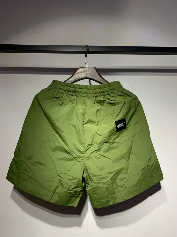Model 702 P160 quick-drying windbreaker shorts Gallery Dept real shot black, military green, orange red. Hanging racket S. M. L. XL