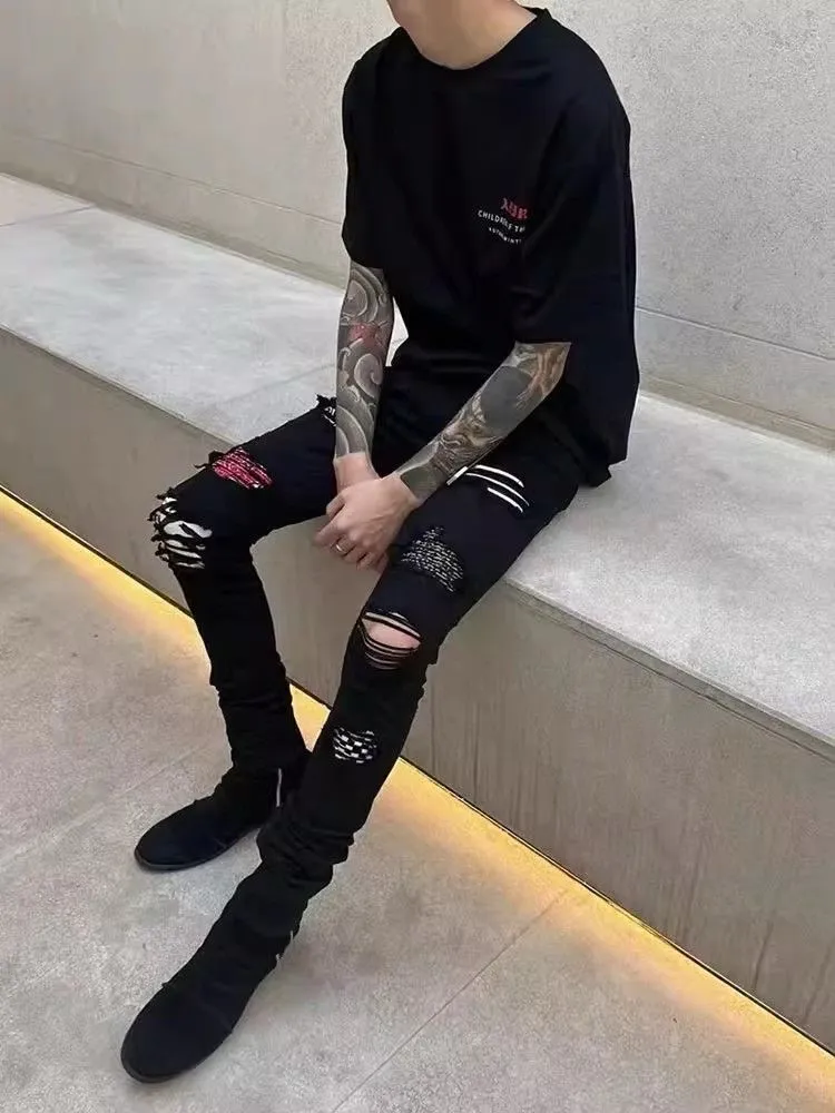 #M61 P168💰 AMIRI patch embroidery jeans trousers AMIRI high street basic ripped tight elastic jeans trousers amiri brand jeans break the production process and cutting of the original jeans, the fabrics are softer and more comfortable Hand-sewn collar label Customized logo buttons Genuine leather tag Color: Picture color Size: 30-32-34-36