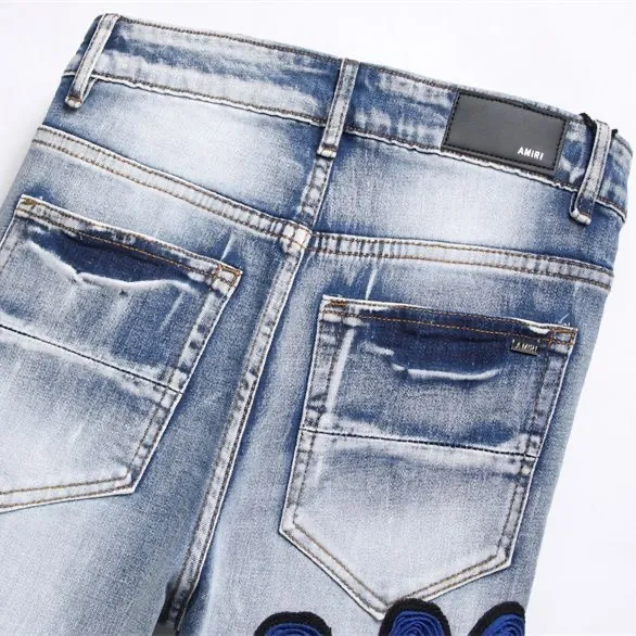 #M19 P168💰 Amiri classic embroidered patched leather ripped letter jeans, slim fit jeans, produced by a major washed factory, full of high-end feel, partially destroyed knee design with patchwork leather design, has been used as a facade design, leather waist nameplate, the focus of this style is not on the washing, but on the destroyed shape and version. The secret lies in the craftsmanship of the master. The cost of post-processing, grinding, cutting, etc. is far beyond the cost of assembly line products. Color: Picture color Size: 30-32-34-36