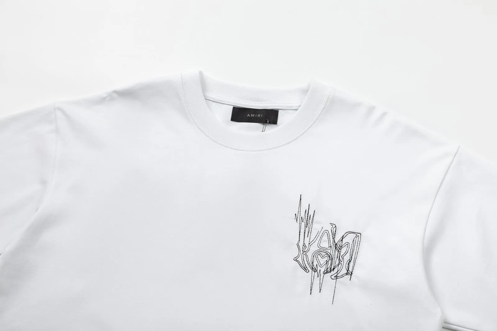 8026#P146amiri dotted line embroidered logo, using 300g weight fabric, color: black, white. Size: S M L XL