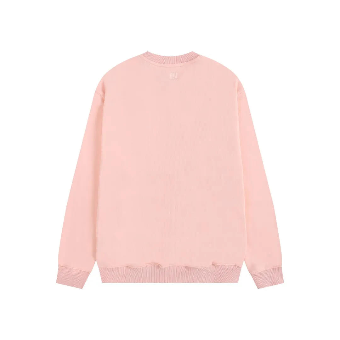 P150 Style No. 204 2025 embroidered large chapter style (15 colors in total) AMI 2025 autumn and winter classic large chapter round neck sweatshirt 15 colors to meet everyone’s needs. The fabric is made of 380g pure cotton fabric, which is thick and textured. The whole network’s counters purchase quality supporting output, which perfectly restores the genuine chapter. All the chapters are made of thick wool knitting. The absolute quality can be compared with any one in the market. There is no color difference in custom-dyed threads. The detailed accessories and tag packaging are all 1:1 with the genuine products, with the spirit of craftsmanship to give back to customers.   Color: light pink Size: S M L XL