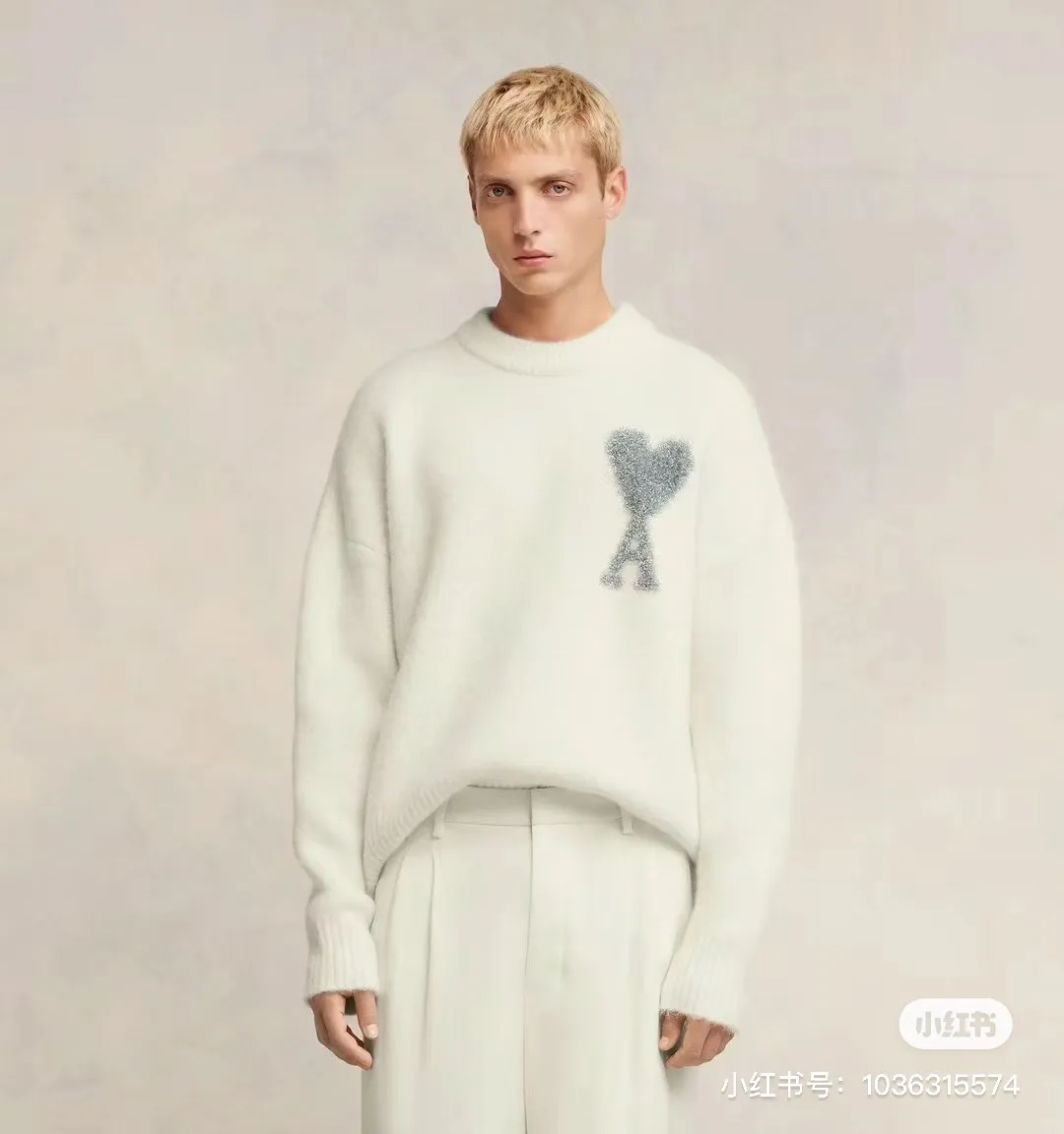 A8146# [Christmas Capsule Series] AMI Paris 2023 Autumn and Winter New Product Silver Big Heart Alpaca Blended Soft and Waxy Knitted Round Neck Sweater Oversize Version Same Style for Men and Women Color: Off-White Size: S-XL