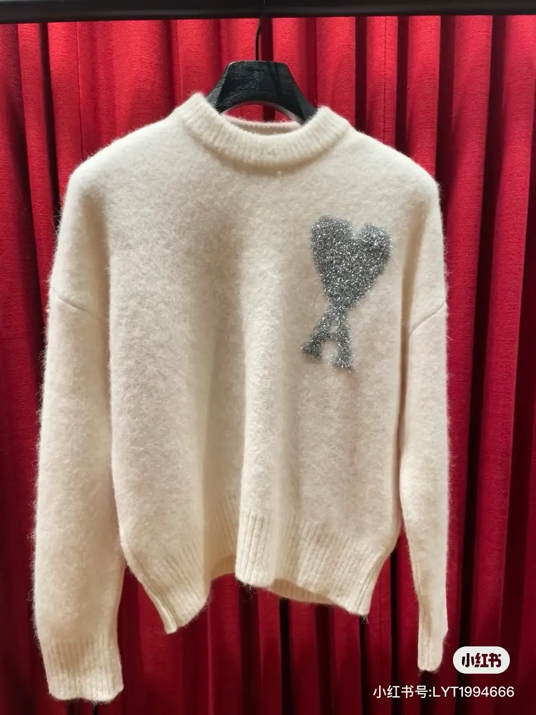 A8146# [Christmas Capsule Series] AMI Paris 2023 Autumn and Winter New Product Silver Big Heart Alpaca Blended Soft and Waxy Knitted Round Neck Sweater Oversize Version Same Style for Men and Women Color: Off-White Size: S-XL