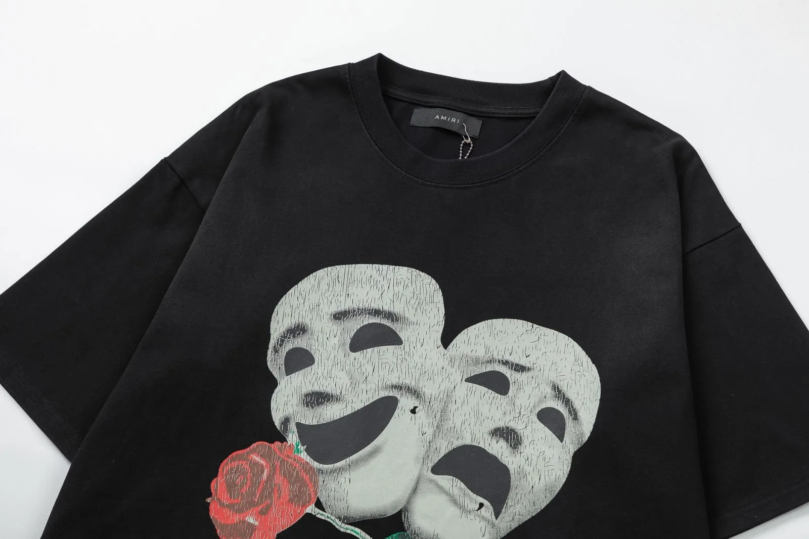 8009#P150amiri washed model with cracked printed logo, made of 300g fabric, color: black. Size: S M L XL