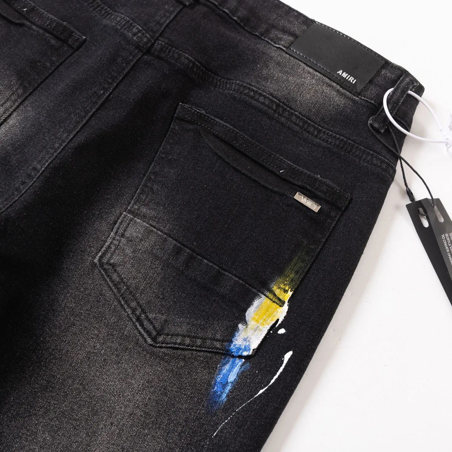 #M85 P168💰 AMIRI patch embroidery jeans trousers AMIRI high street basic ripped tight elastic jeans trousers amiri brand jeans break the production process and cutting of the original jeans, the fabrics are softer and more comfortable Hand-sewn collar label Customized logo buttons Genuine leather tag Color: Picture color Size: 30-32-34-36