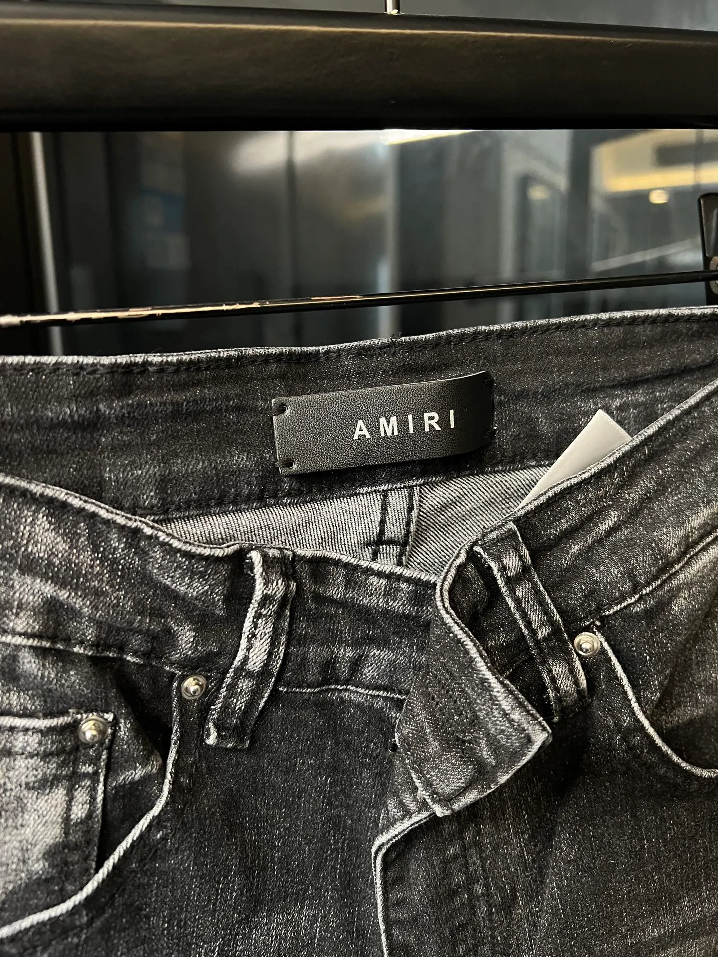 P250 [next day] Amiri MX1 25Ss Knee Knife Cut Holes Leather Washed Jeans (Black) Size: 28 30 32 34 (corresponds to s-xl) Detailed sizes can be found in Figure 9