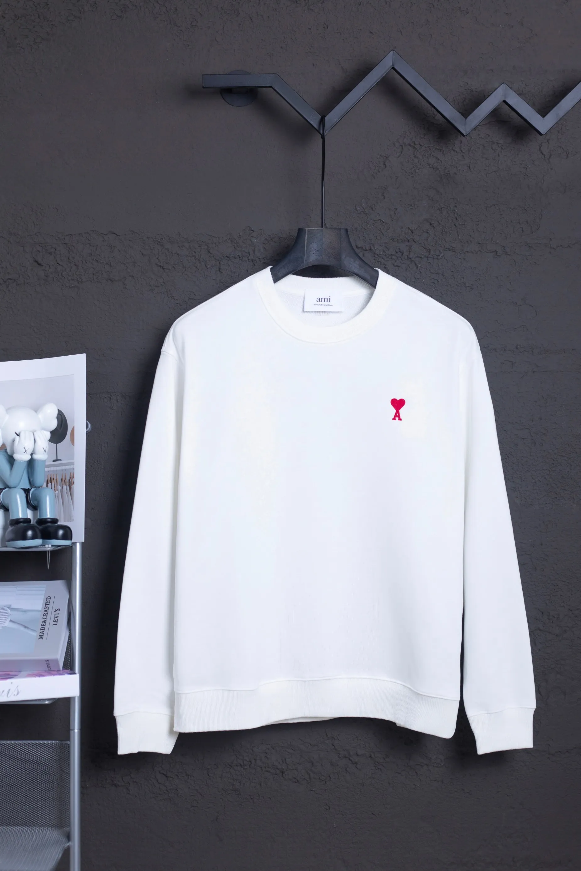 P146 AMI 25 autumn and winter new classic little love embroidered pullover sweatshirt, customized 360g pure cotton fabric, high version, new main wheat, washed wheat, same style for men and women, color: white, size: S-XL